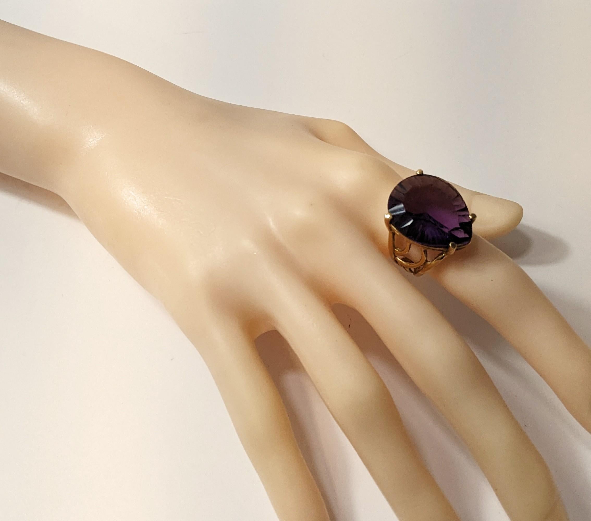 Ring 18k Yellow Gold with Violet Quartz For Sale 3