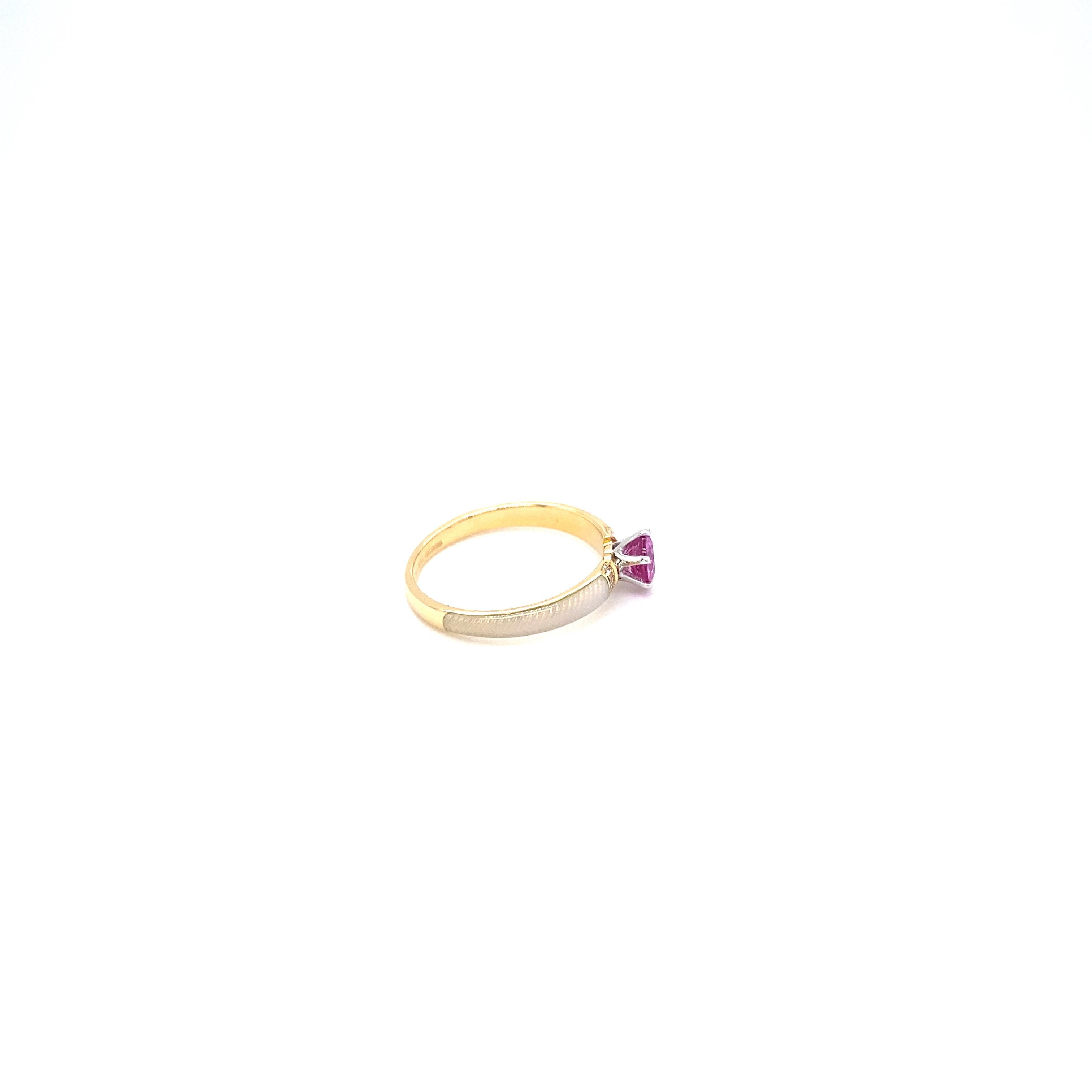 Ring 18k Yellow White Gold Opal White Enamel 6 Diamonds 0.04ct G VS Pink Saphire In New Condition For Sale In Pforzheim, DE