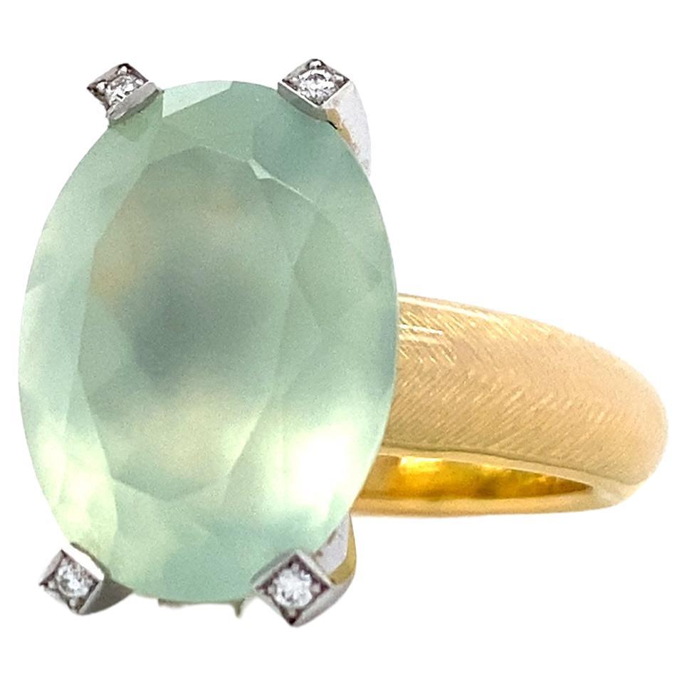 Ring 18k Yellow / White Gold Vitreous Enamel 6 Diamonds 0.006ct Prehnite milky