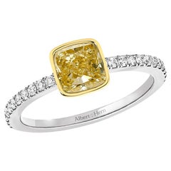 Ring 18 Karat Gold 1,05 Karat GIA Quadratischer Fancy Gelber Diamant & Pave 0,48 Karat