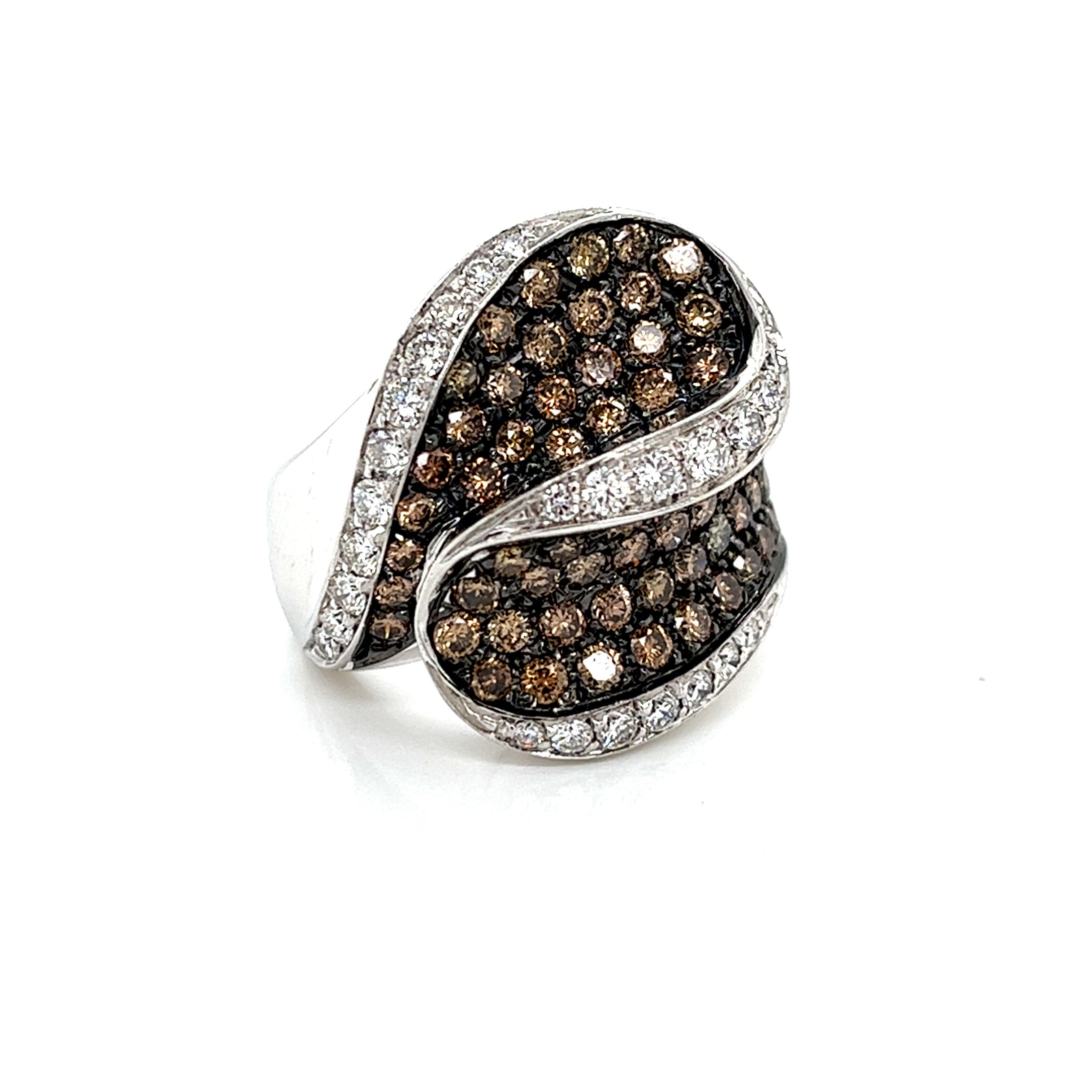 Round Cut Ring 18Kt Gold 62 Champagne Diamonds and 25 White Diamonds total weight 2.74 ct For Sale