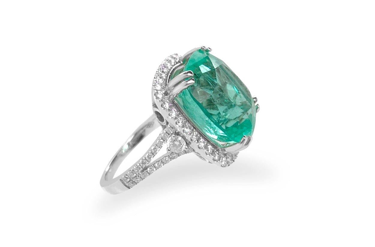 Ring aus 18 Karat Gold mit kolumbianischem Smaragd 13,01 Karat & Diamanten (Smaragdschliff) im Angebot