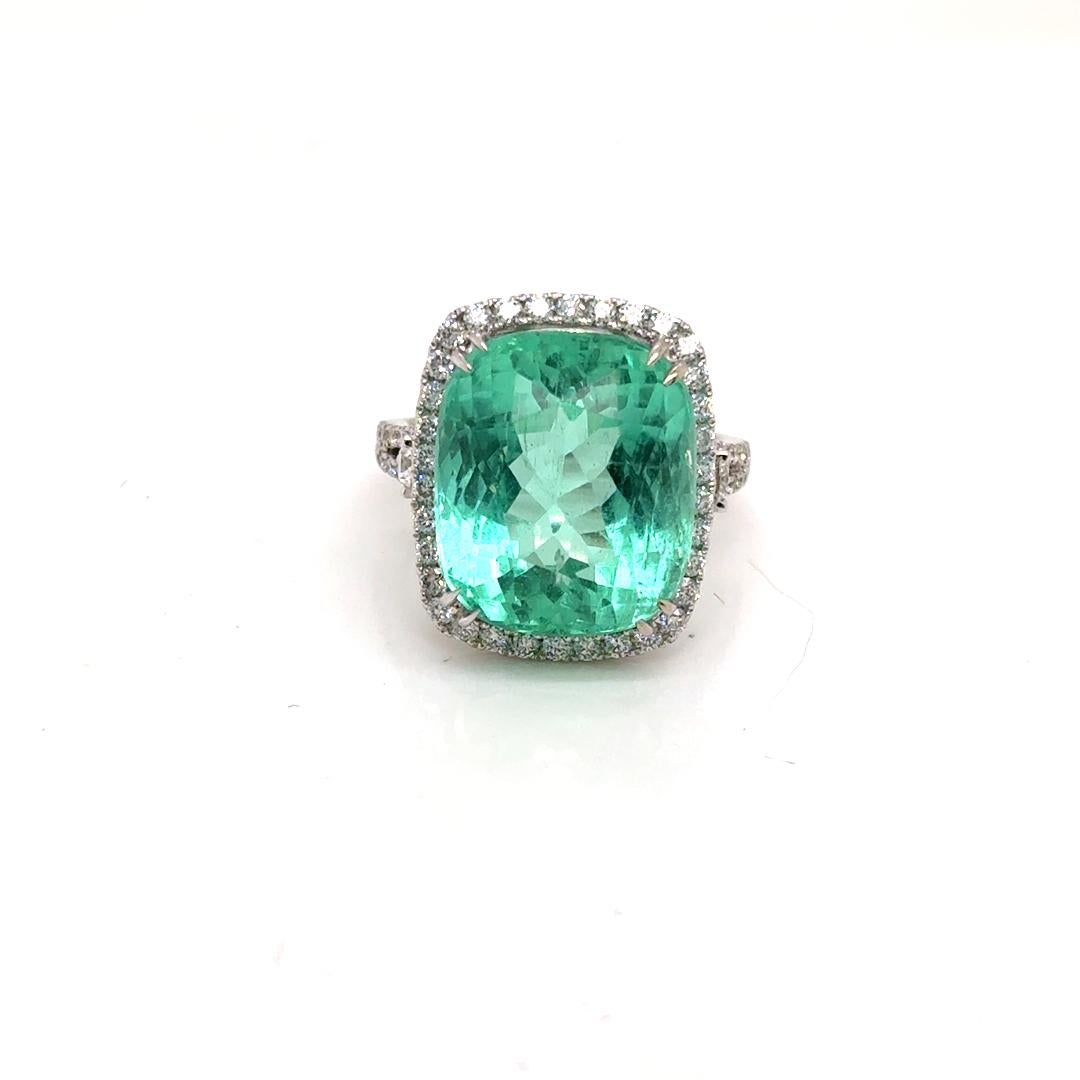 Ring 18kt Gold Colombian Emerald 13.69 cts & Diamonds For Sale 1