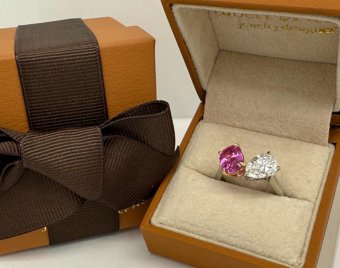 Anillo Oro 18Kt GIA Diamante Pera y Zafiro Rosa Ovalado en venta 1