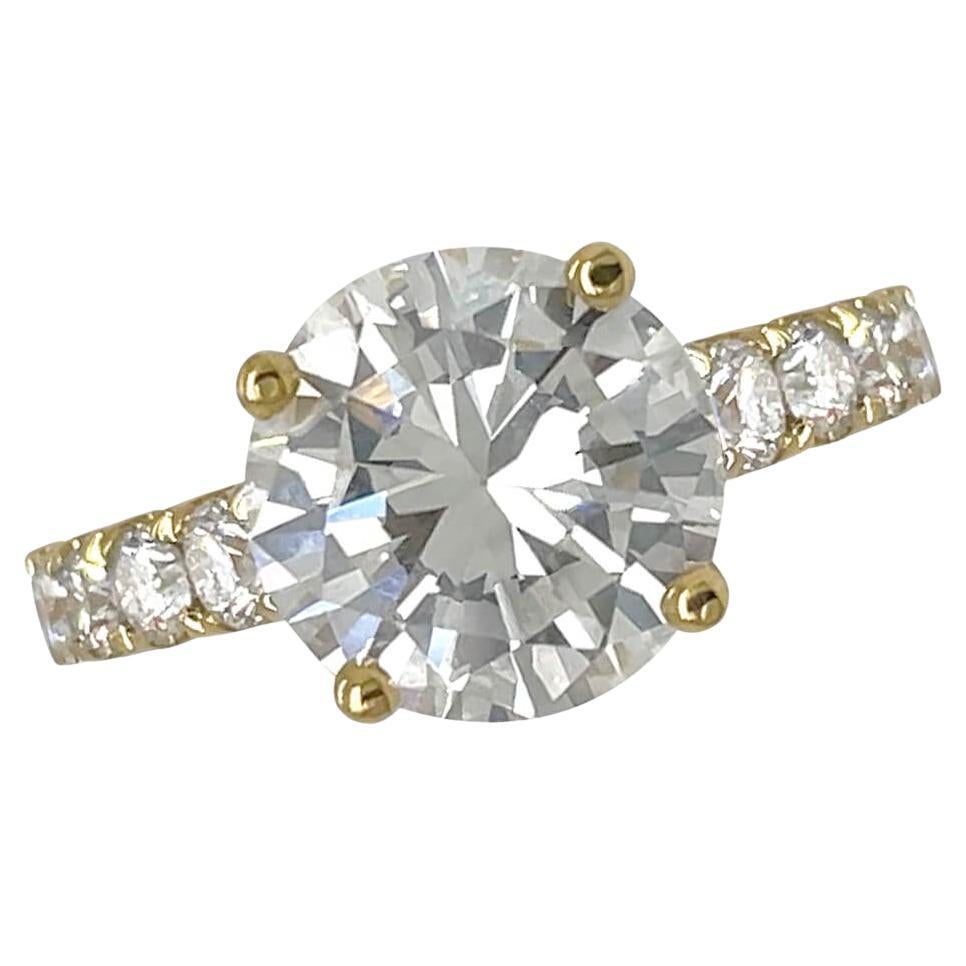 Ring 18kt Gold GIA Round Diamond 3.02cts Color I Clarity VVS2 & Pave Diamonds 