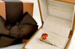 Ring 18kt Gold Oval Mandarin Garnet & Diamonds