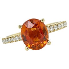 Ring 18kt Gold Oval Mandarin Garnet & Diamonds