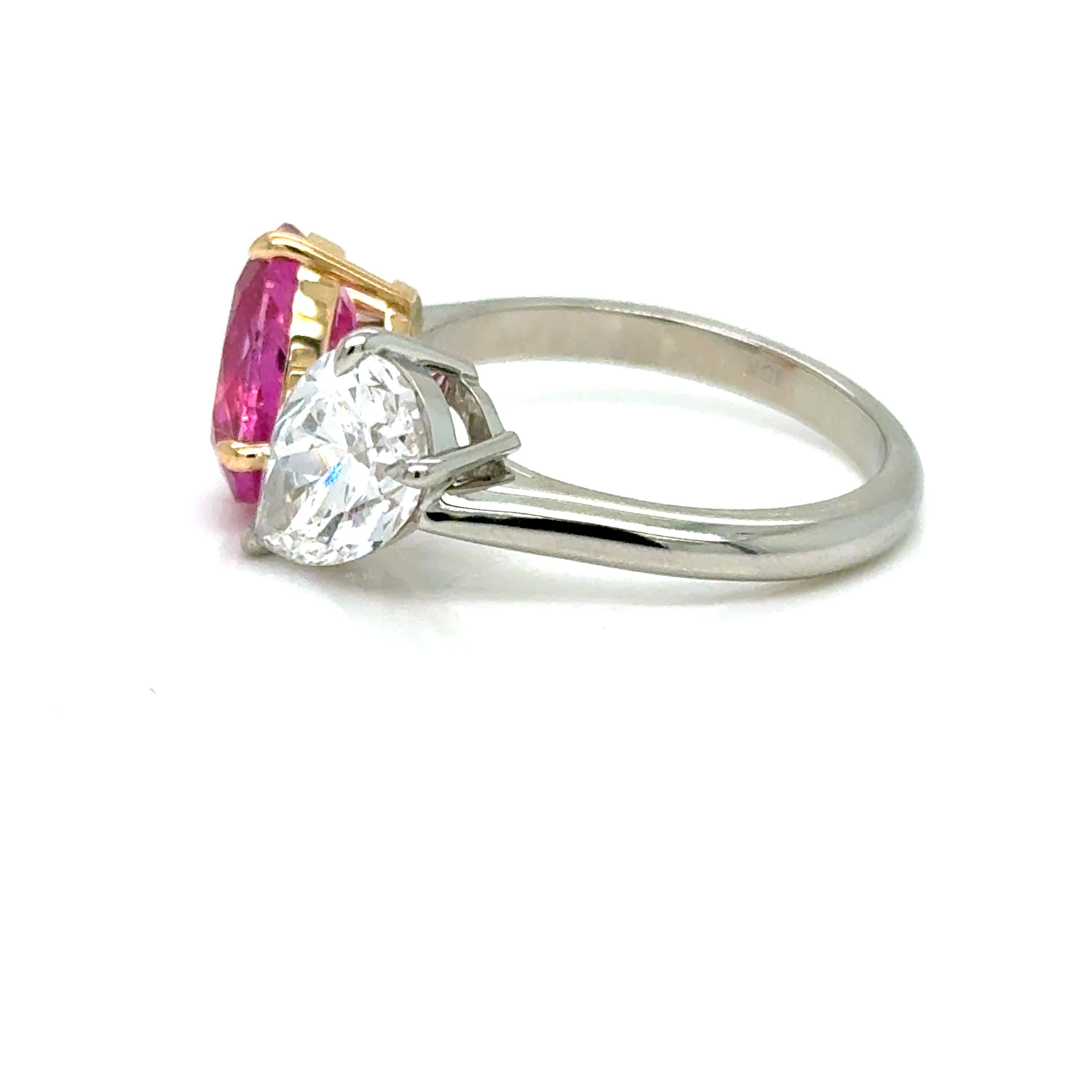 Anillo Oro 18Kt GIA Diamante Pera y Zafiro Rosa Ovalado Corte pera en venta
