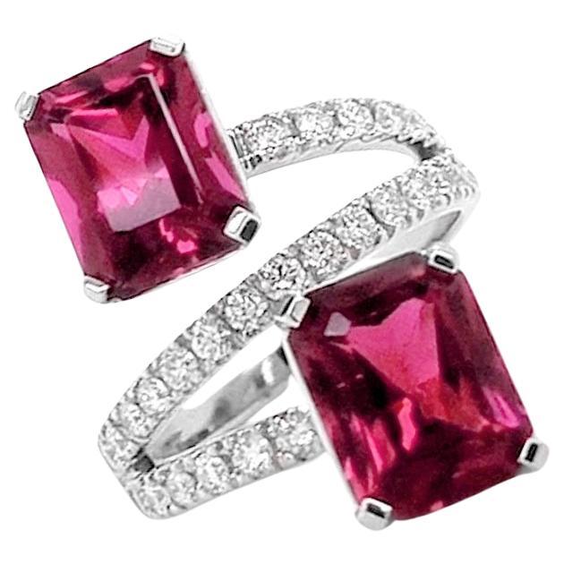 Ring 18kt Gold Purple Garnet & Pave Diamonds For Sale