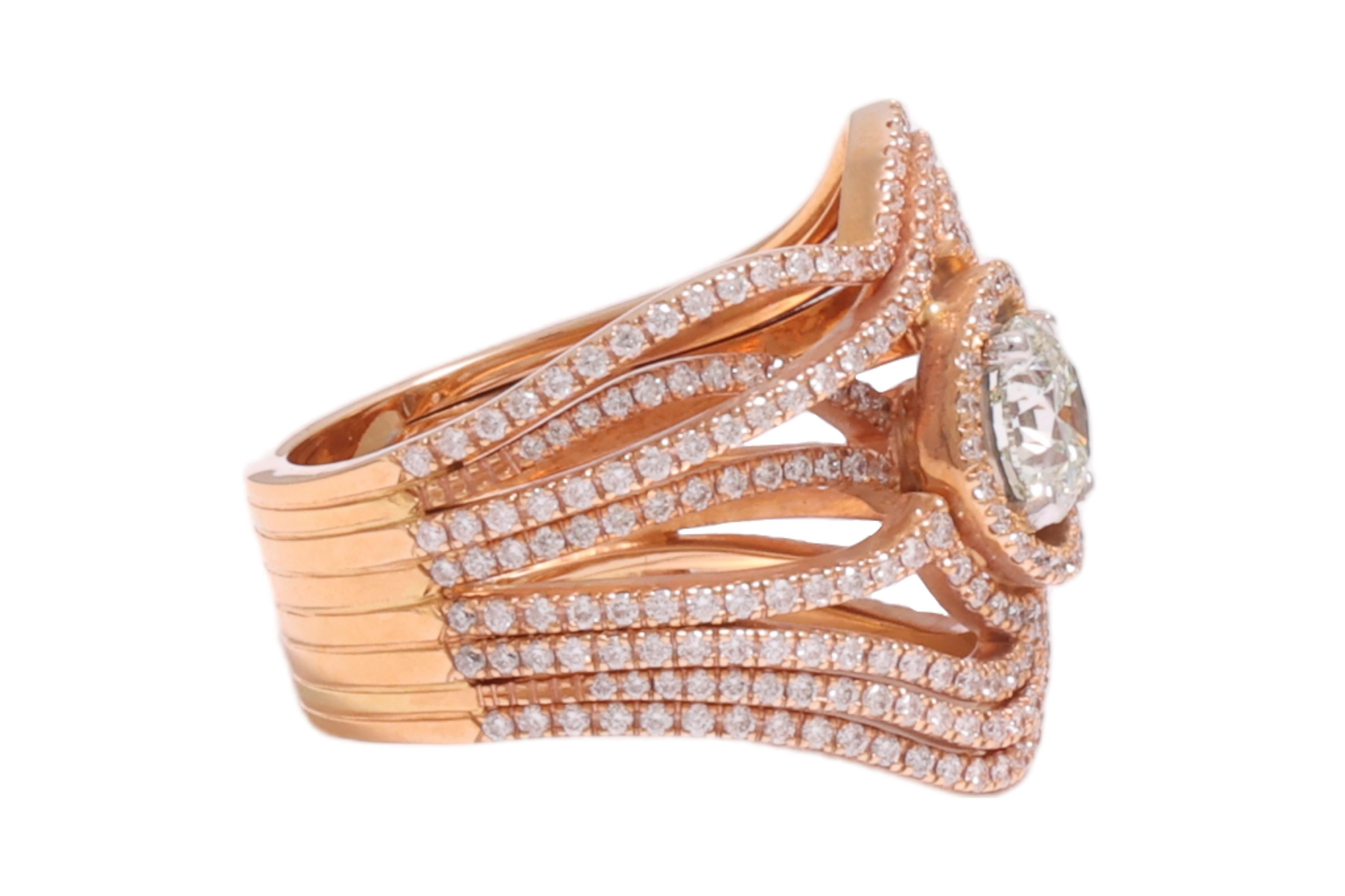 Moderne Bague en or rose 18 carats, pierre centrale HRD 1,01 carat Diamants environnants 1,29 ct. en vente