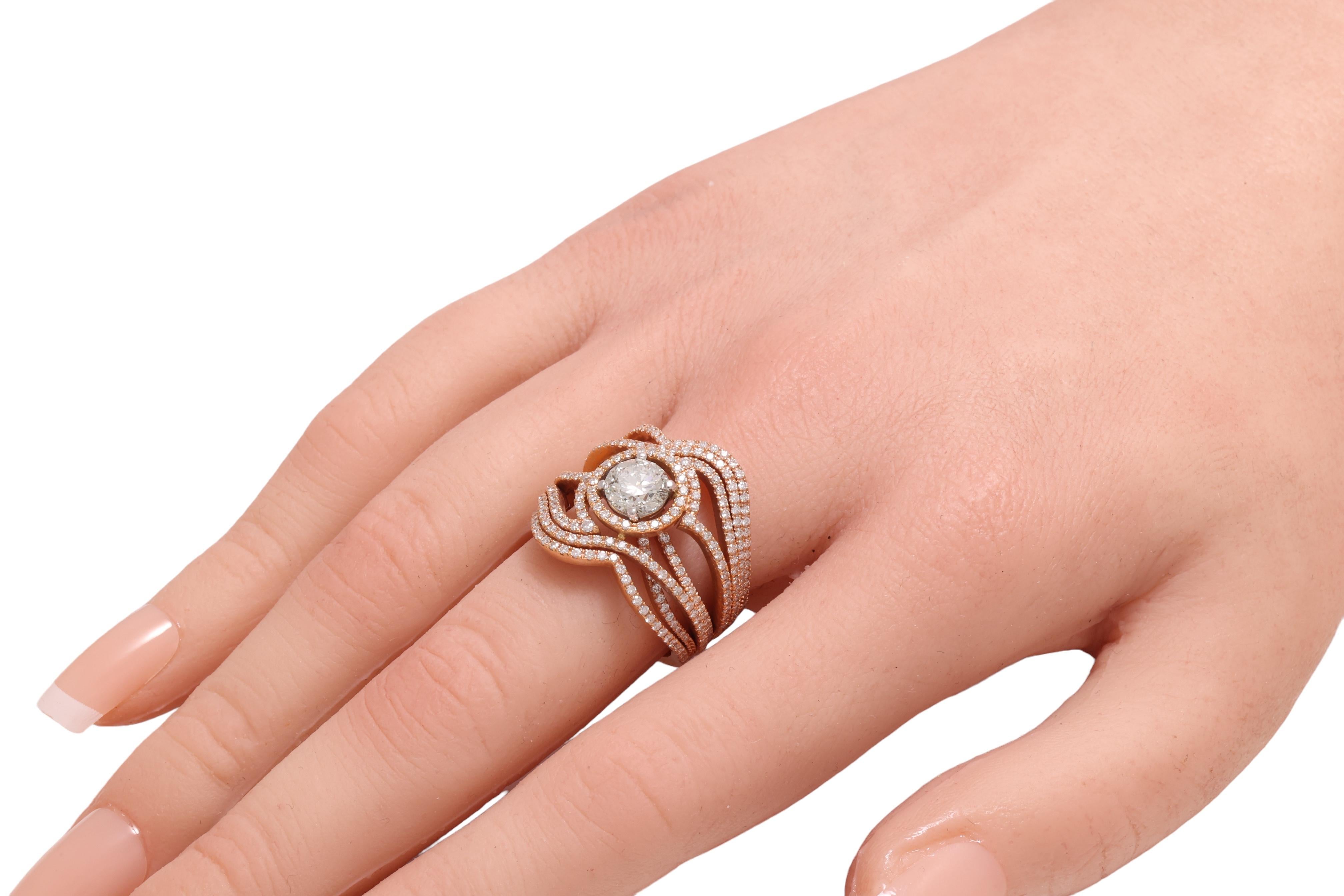 Bague en or rose 18 carats, pierre centrale HRD 1,01 carat Diamants environnants 1,29 ct. en vente 1