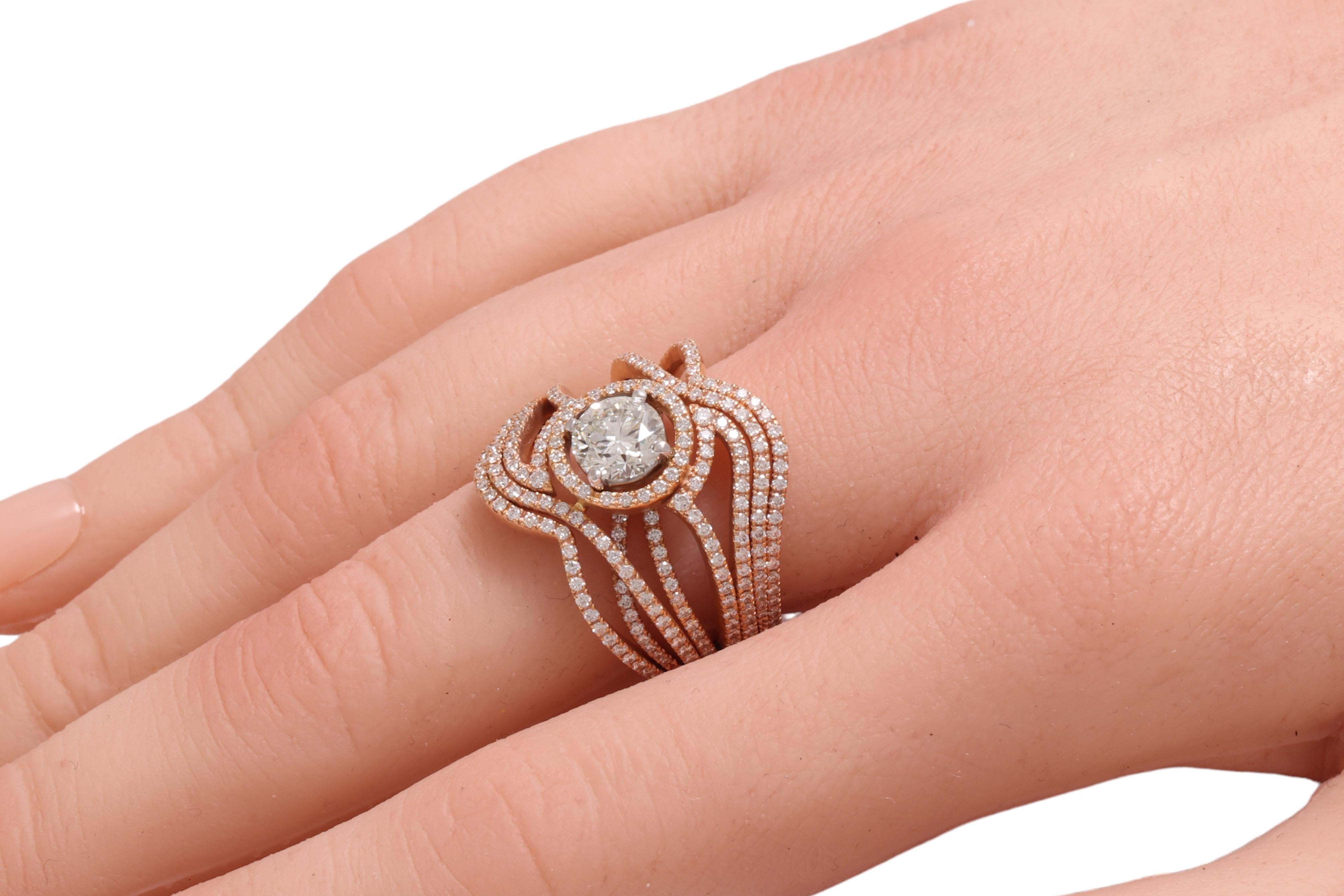 Bague en or rose 18 carats, pierre centrale HRD 1,01 carat Diamants environnants 1,29 ct. en vente 3