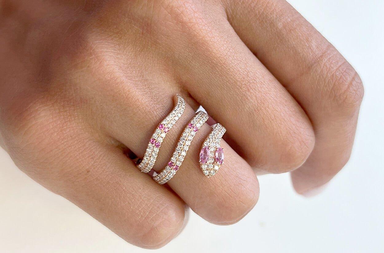 Ring aus 18 Karat Roségold mit eingewickelten Schlangenrosa Saphiren und Diamanten (Zeitgenössisch) im Angebot