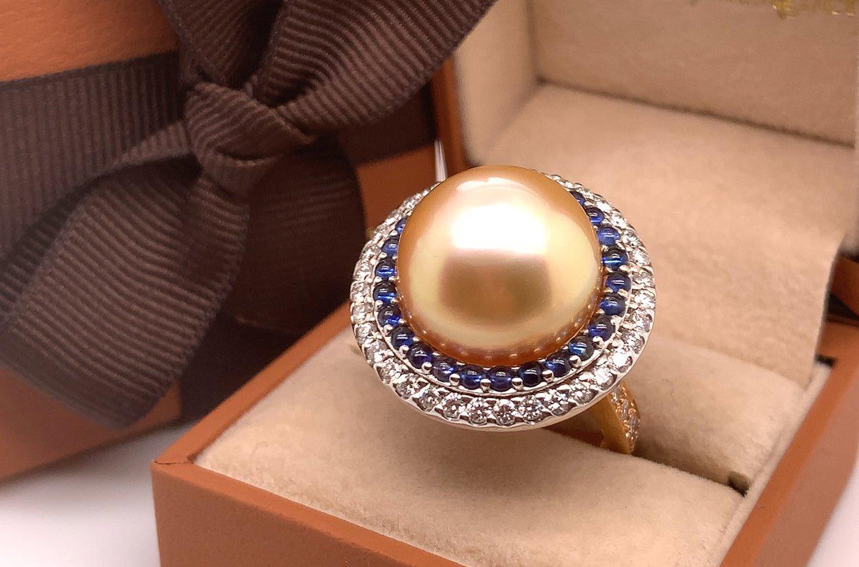 Women's Ring 18kt Rose Gold, Pearl 15.7 mm, Sapphires 1.04 cts. & Diamonds 2.13 cts. For Sale