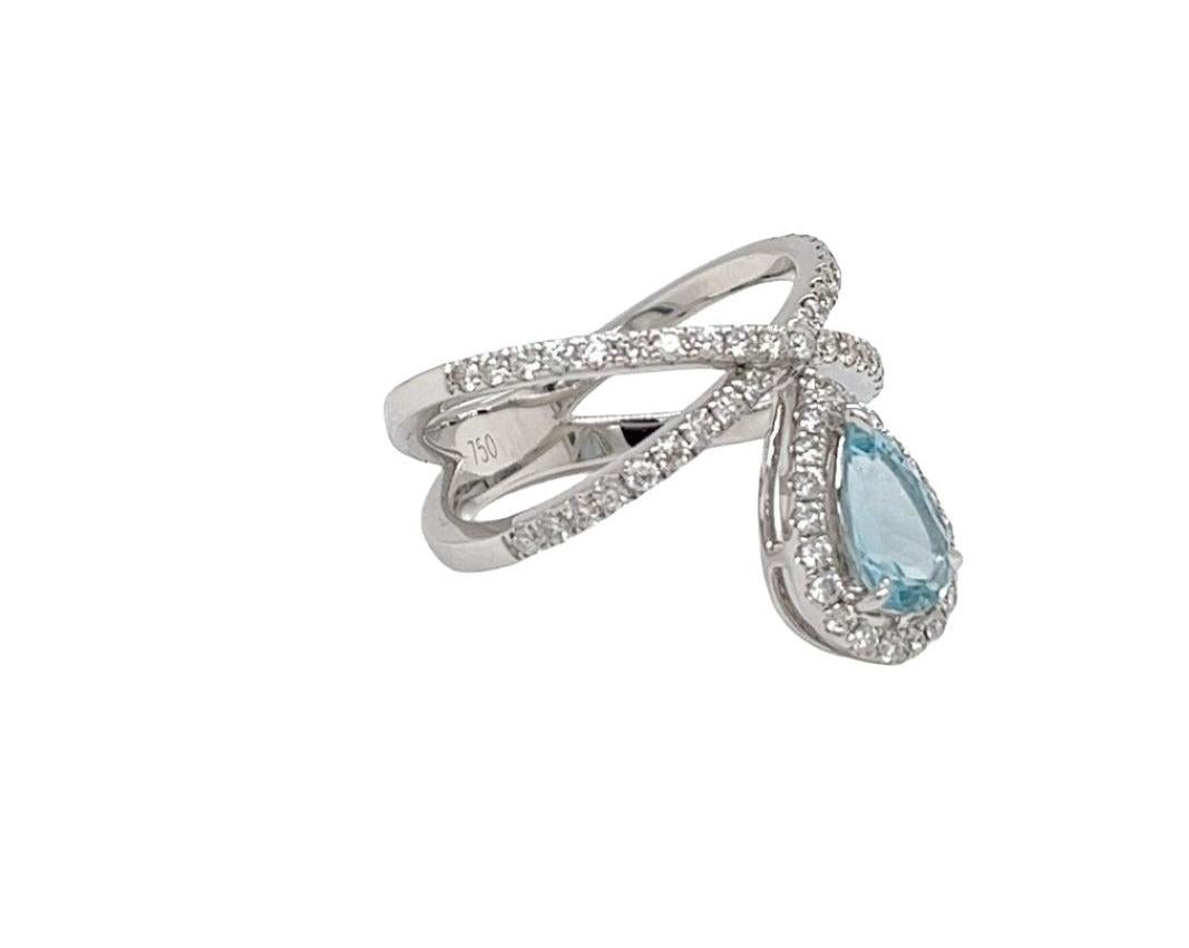 Taille poire Bague en or blanc 18kt Aigue-marine et diamants Criss Cross en vente