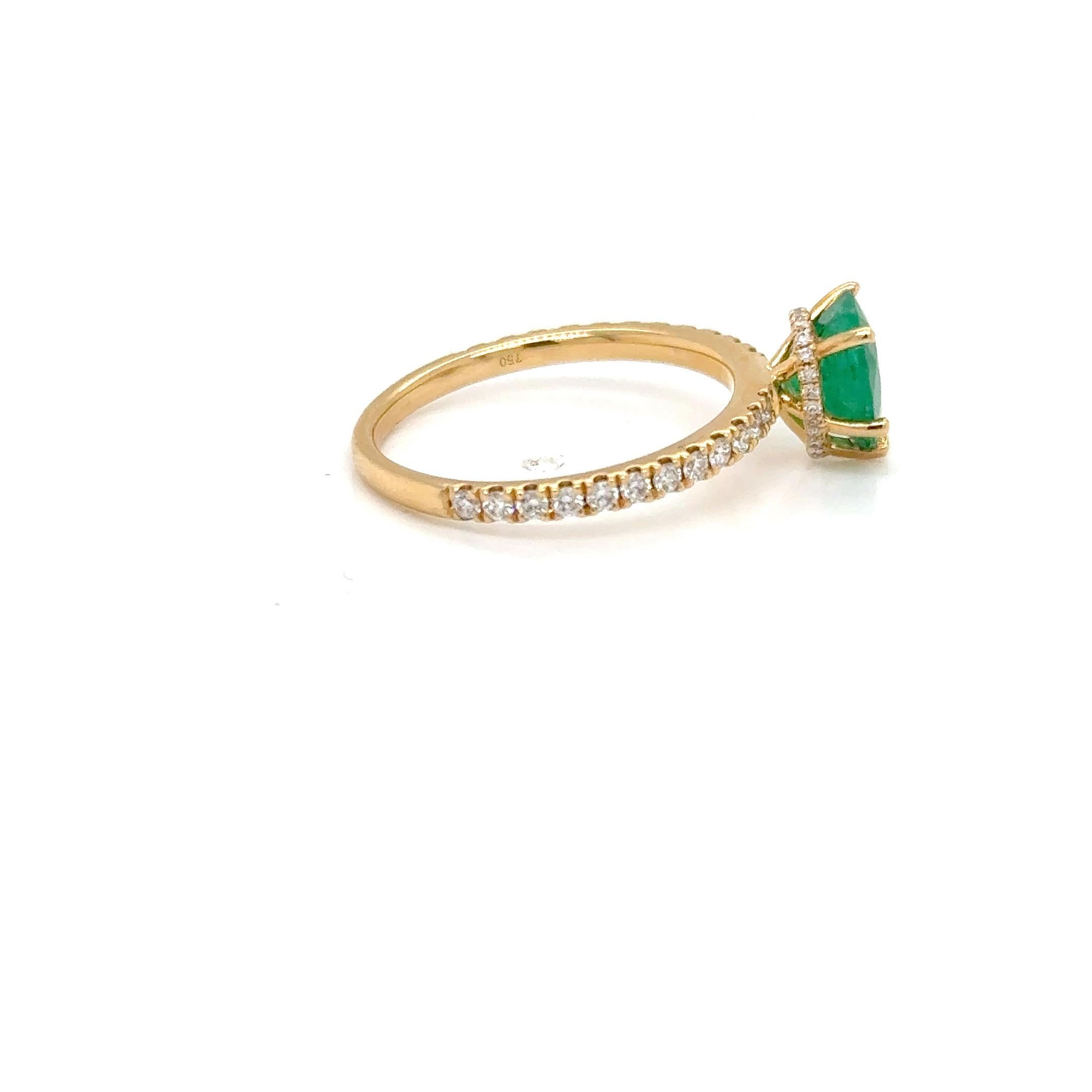 Contemporary Ring 18kt Yellow Gold Pear Emerald & Diamonds For Sale