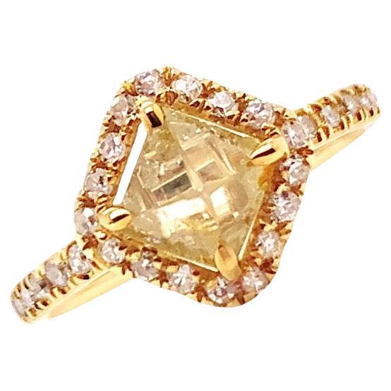 Bague en or jaune 18 carats et diamant brut en vente