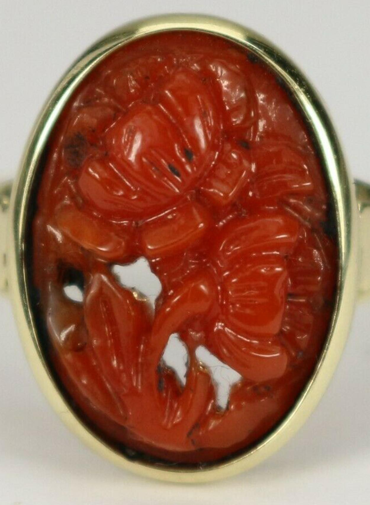 Uncut Ring 585 Gold Carved Coral, Breakthrough Decoration with Lotus Flowers For Sale