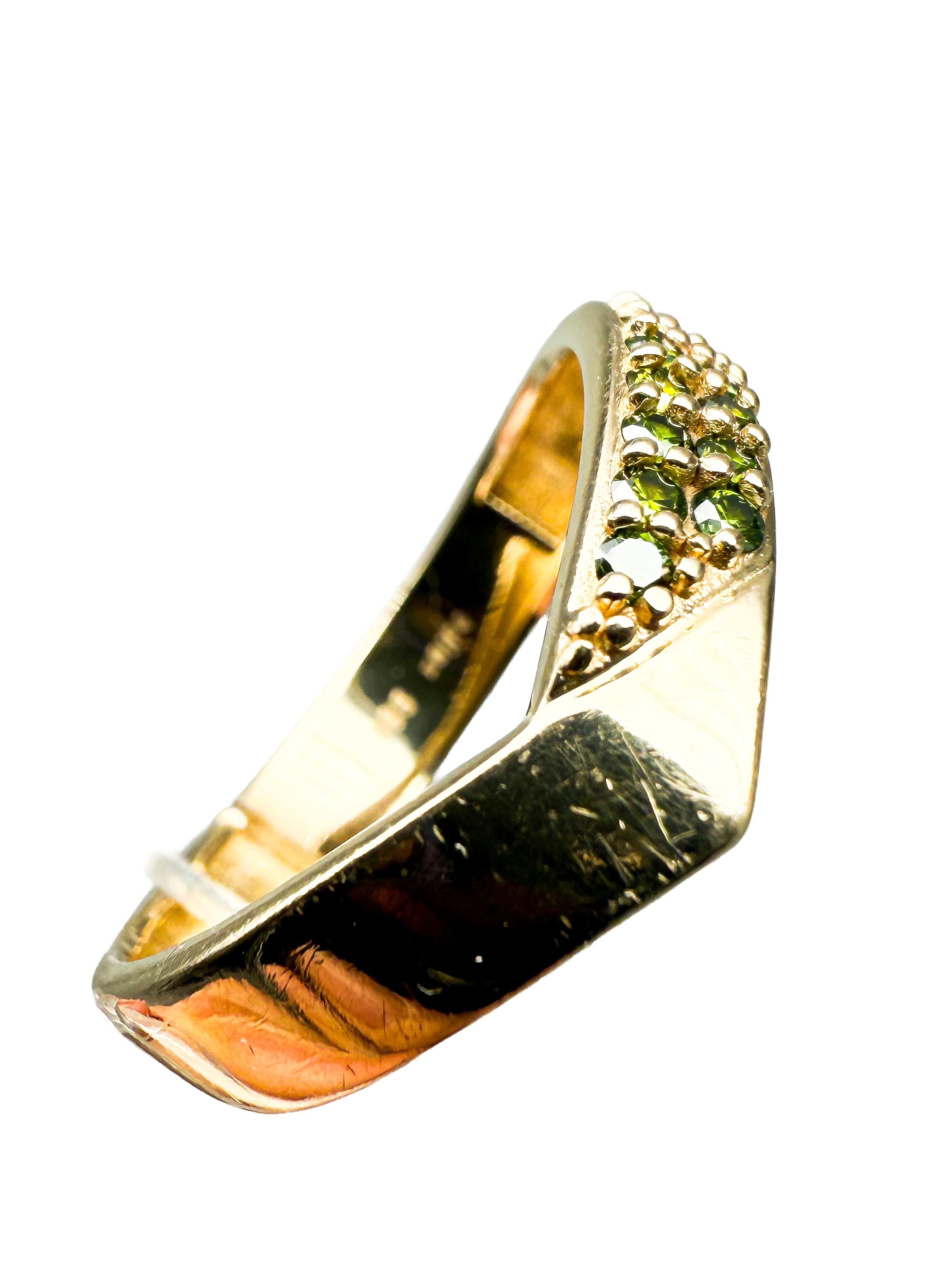 Taglio brillante Anello 585 in oro giallo con diamanti verdi in vendita