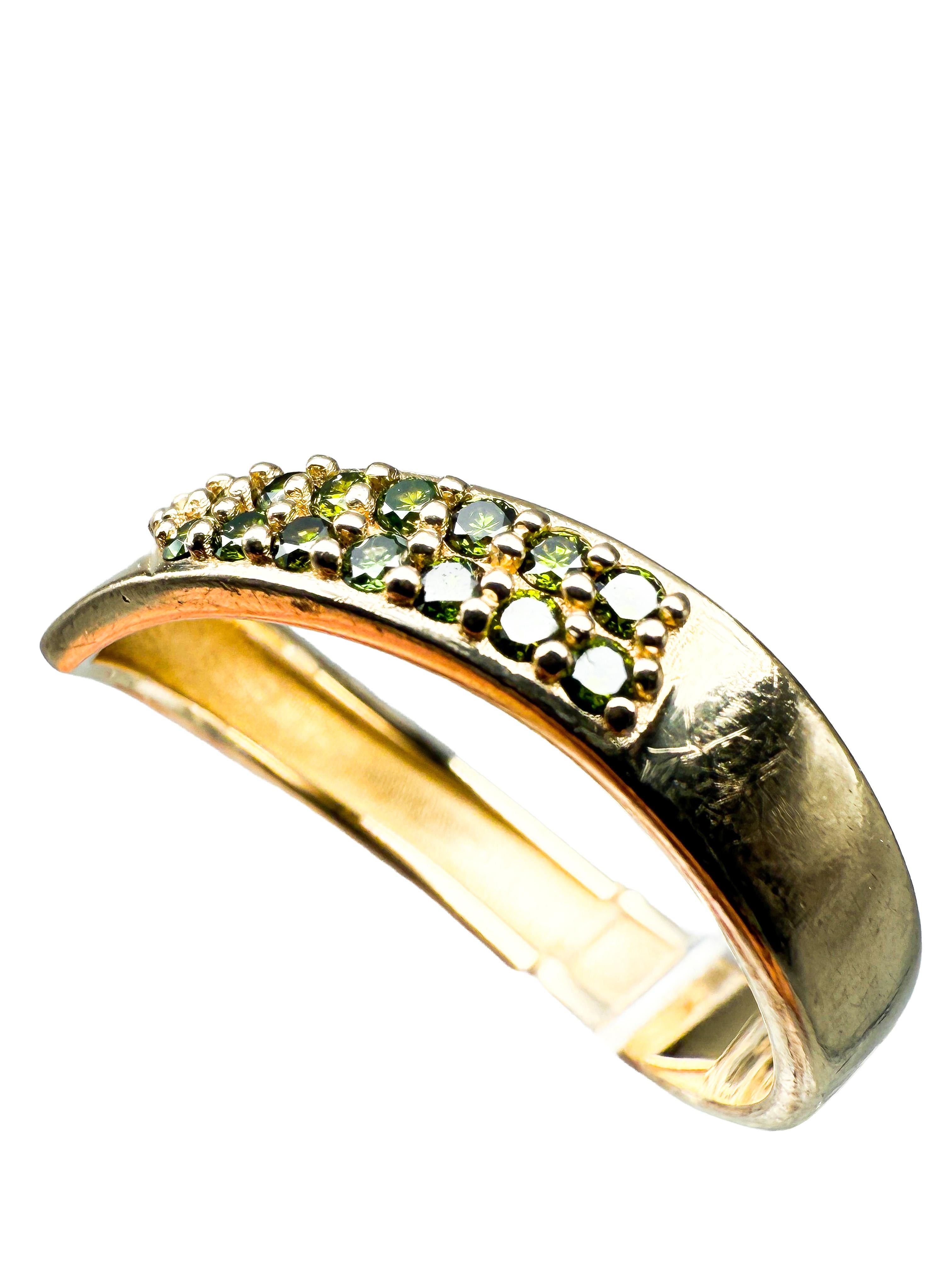 Anello 585 in oro giallo con diamanti verdi In condizioni buone in vendita a Berlin, DE