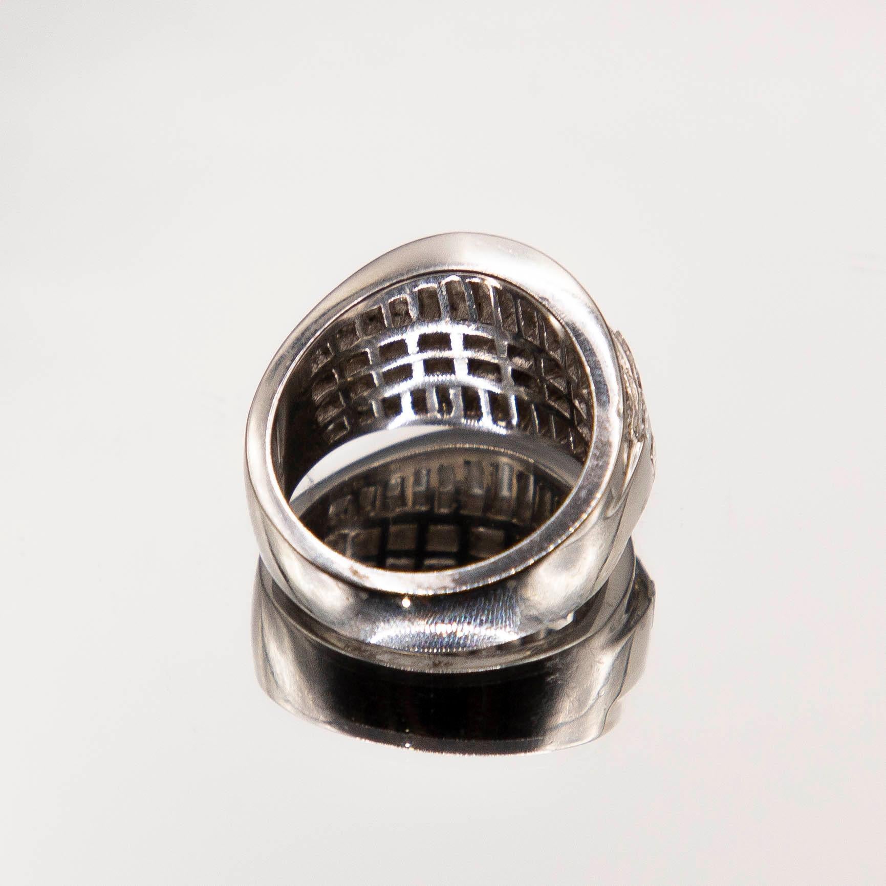 Ring 950 Platin mit 3,07 Karat feinen Diamanten (Carréschliff) im Angebot