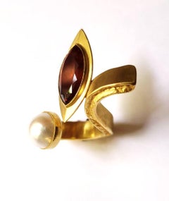 Ring 999 Fine Gold Madeira Citrine Mabée Pearl by Marc Wilpert