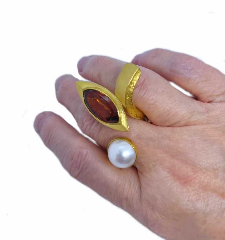 Modern Ring 999 Fine Gold Madeira Citrine Mabée Pearl by Marc Wilpert For Sale