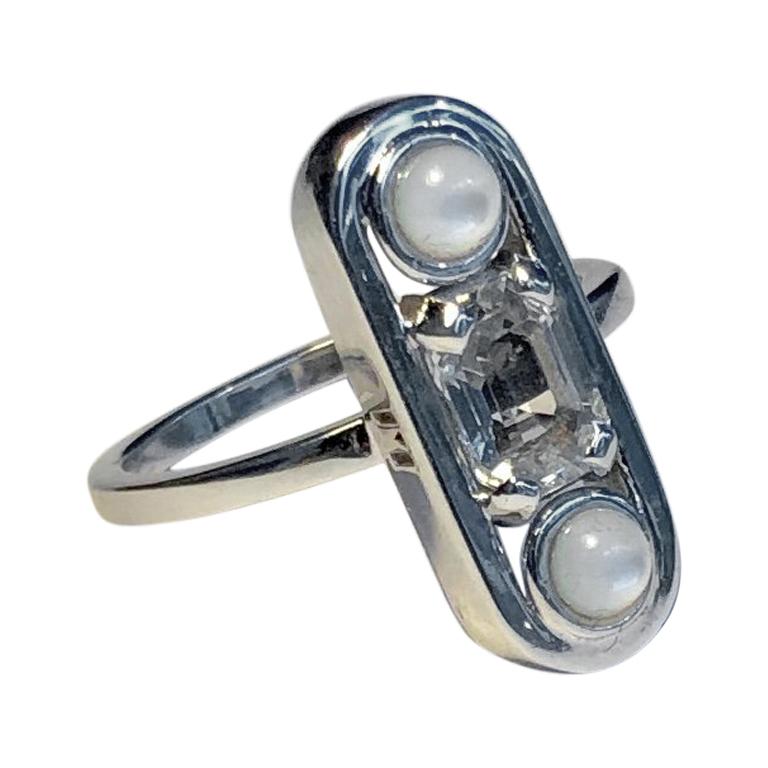 Ring Anne Bourat 1 White Sapphire 2 Mother of Pearl White Gold 18k Metric 51, 5 For Sale