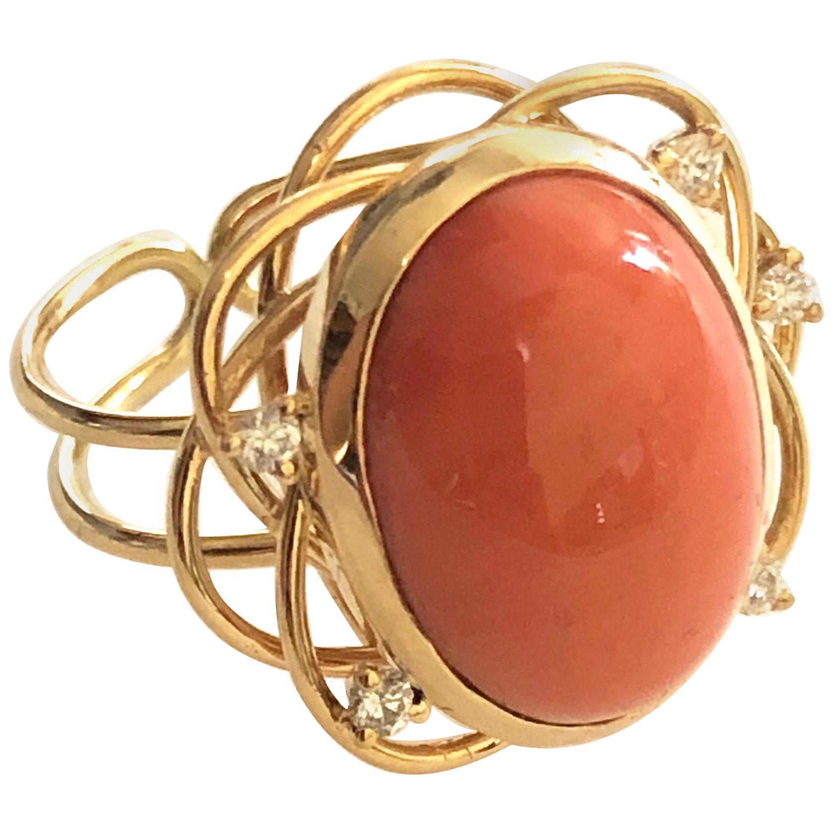 Ring Cabochon Coral and 5 Diamonds Yellow Gold 18 Karat Metric 54 im Angebot