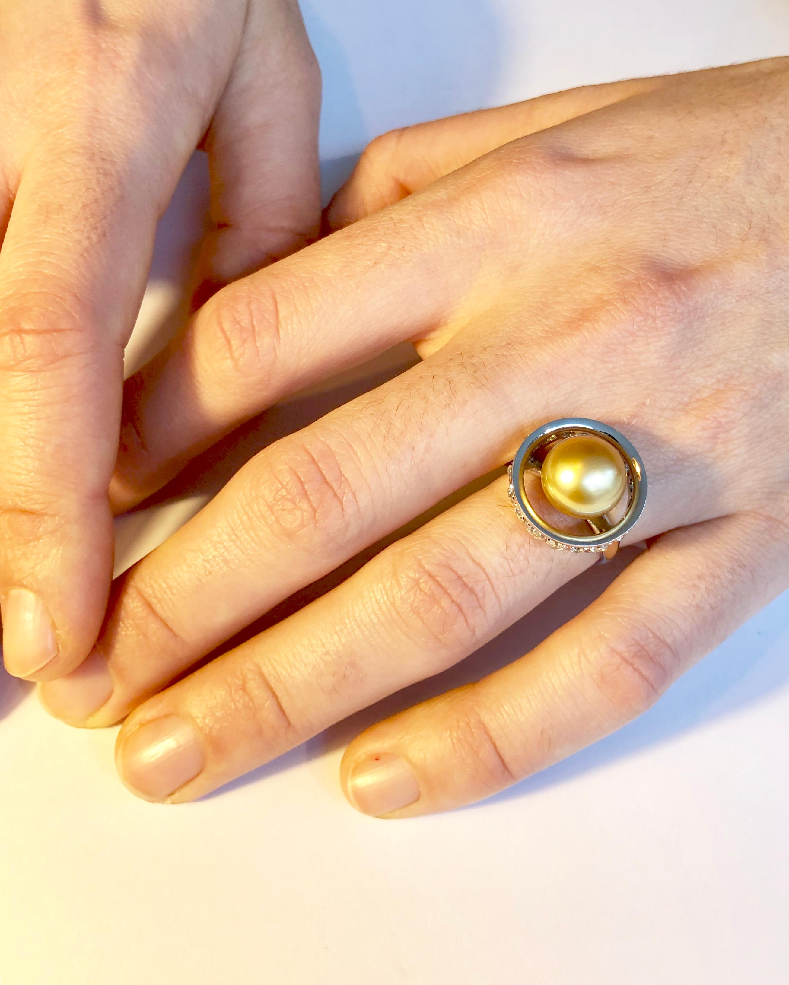 Ring Anne Bourat  One Gold Pearl  19 Diamonds 0, 96 cts  White Gold Mount 18K For Sale 3
