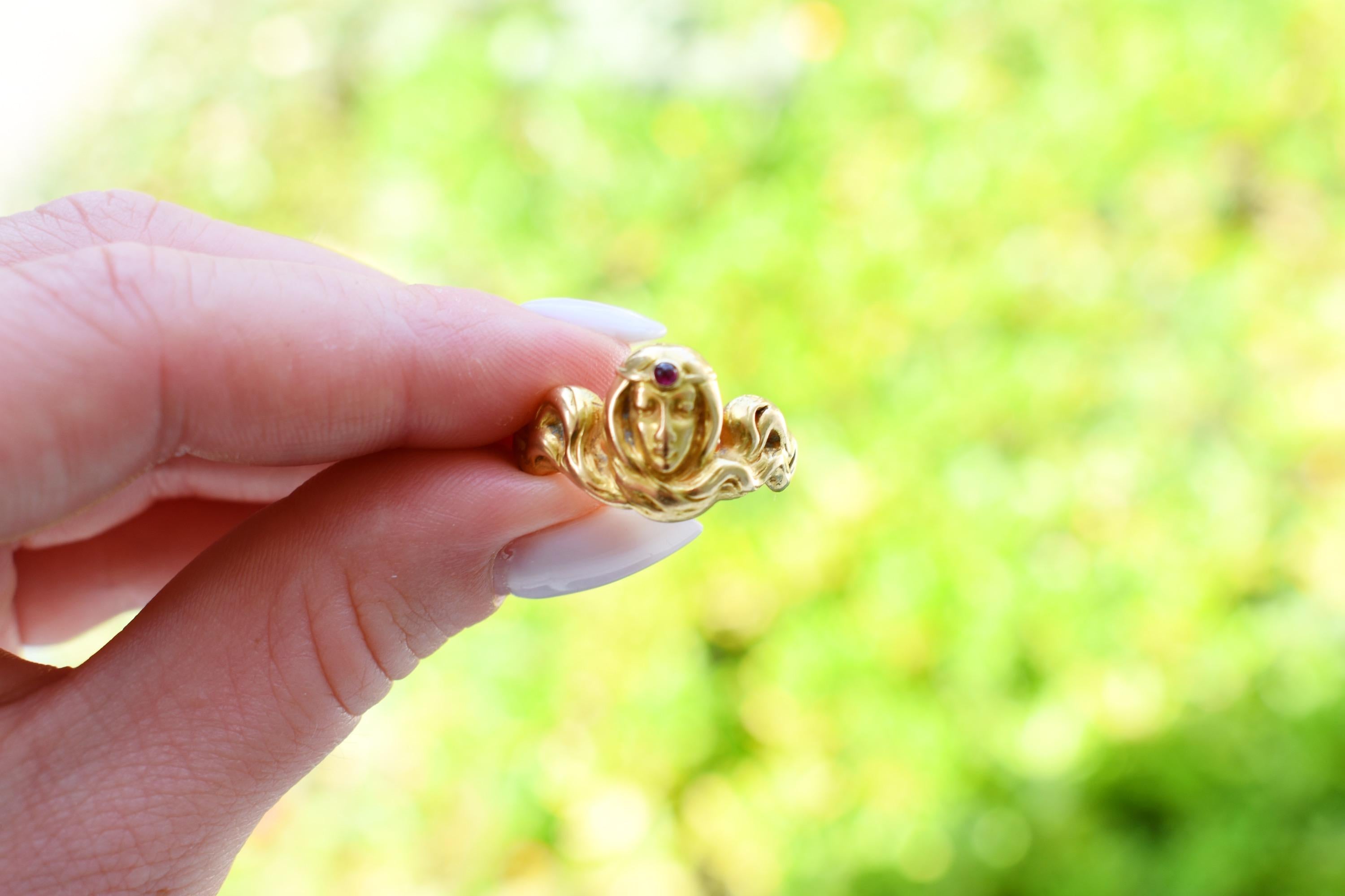 Ring Art Nouveau 18K Gold with Cabochon Ruby - Gustave Sandoz For Sale 3