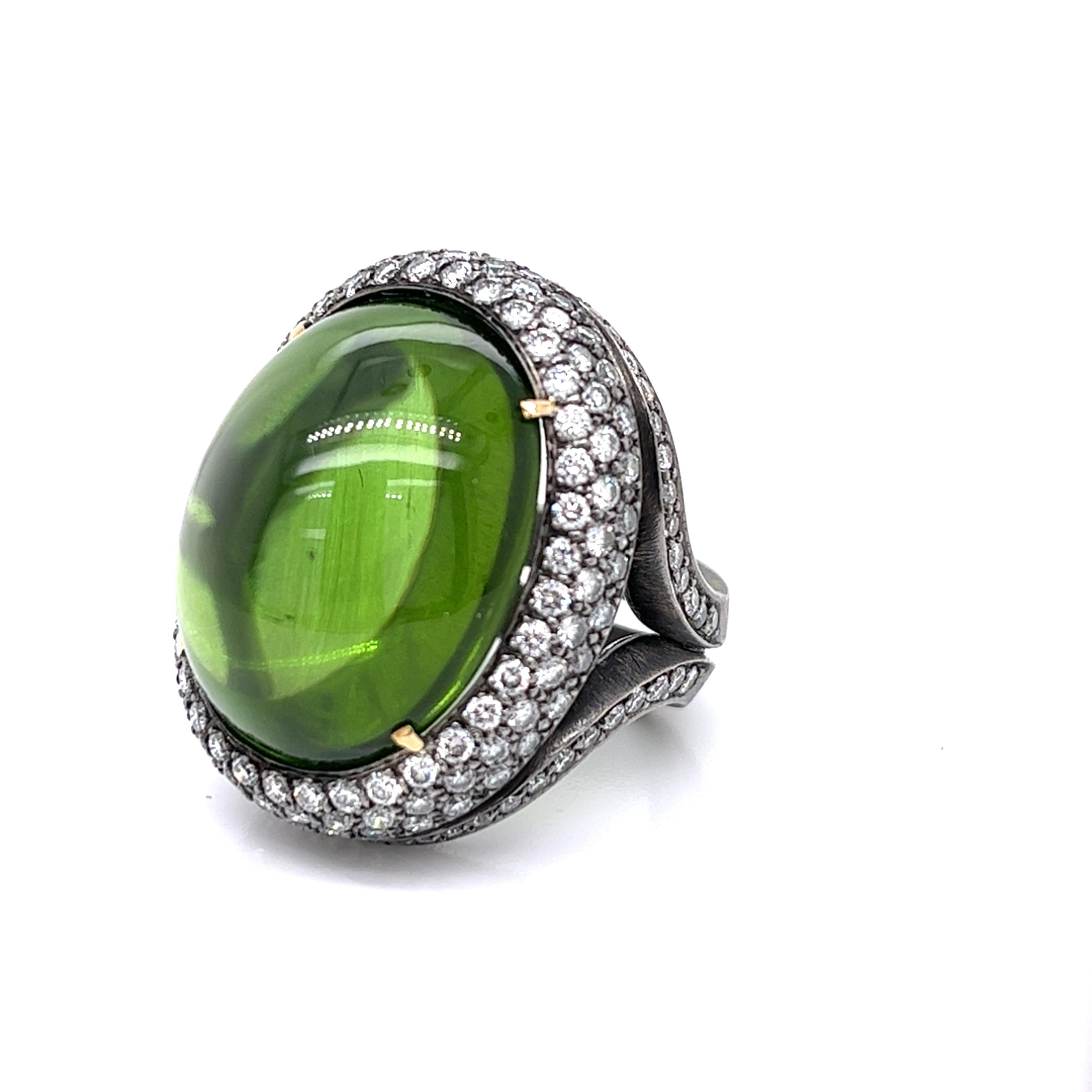 Ring Black Rhodium Gem Quality Peridot In New Condition For Sale In Miami, FL