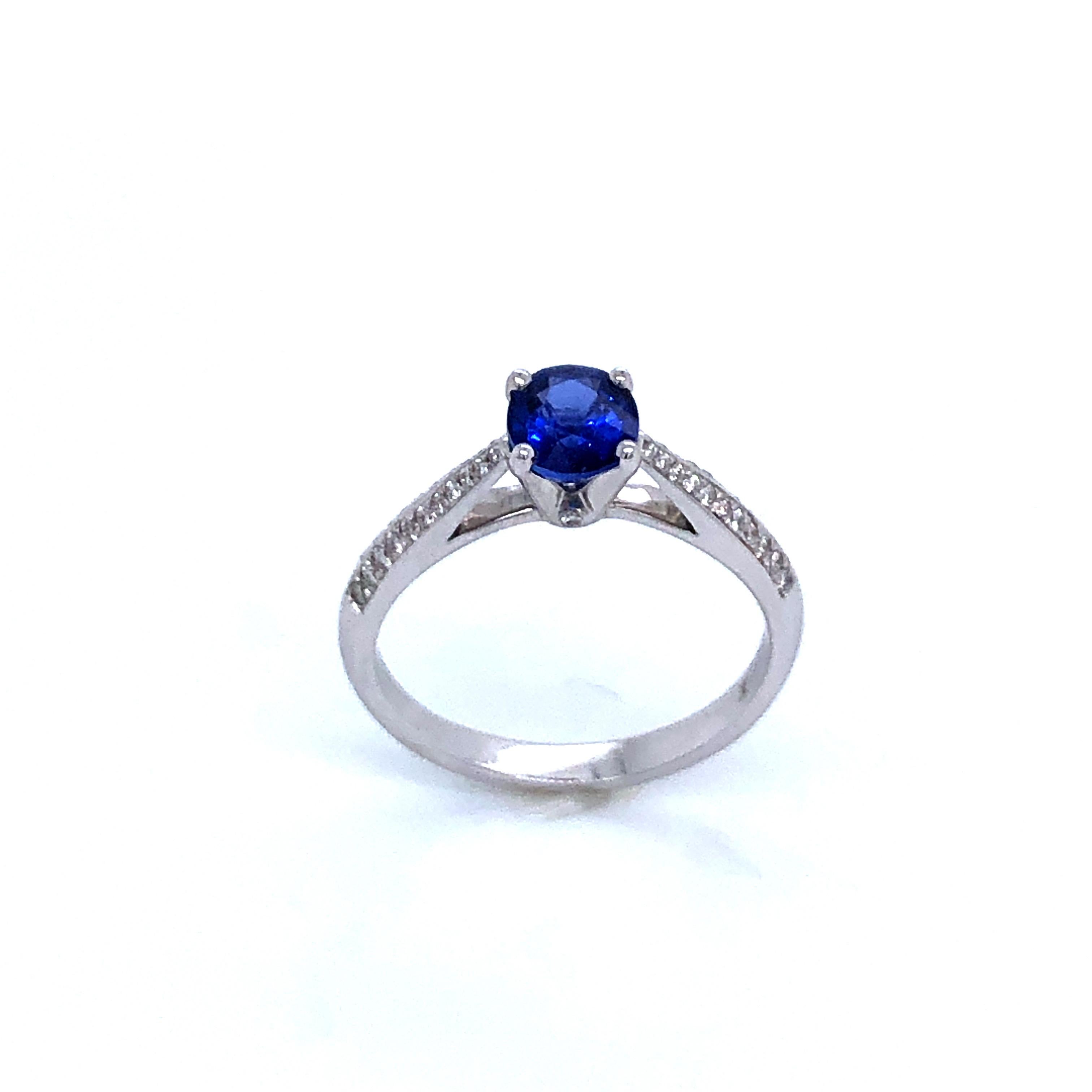 Contemporary Ring Blue Sapphire Diamonds White Gold 18 Karat For Sale