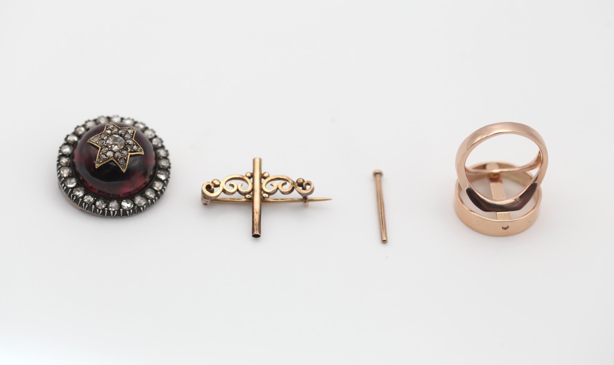 Cabochon Ring Brooch Transformer Garnet Old-mine Diamonds Magen David Star, 1900 For Sale