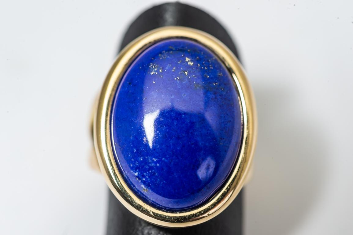 Artisan Ring Cabochon Lapis-Lazuli Mounted on a Yellow Gold