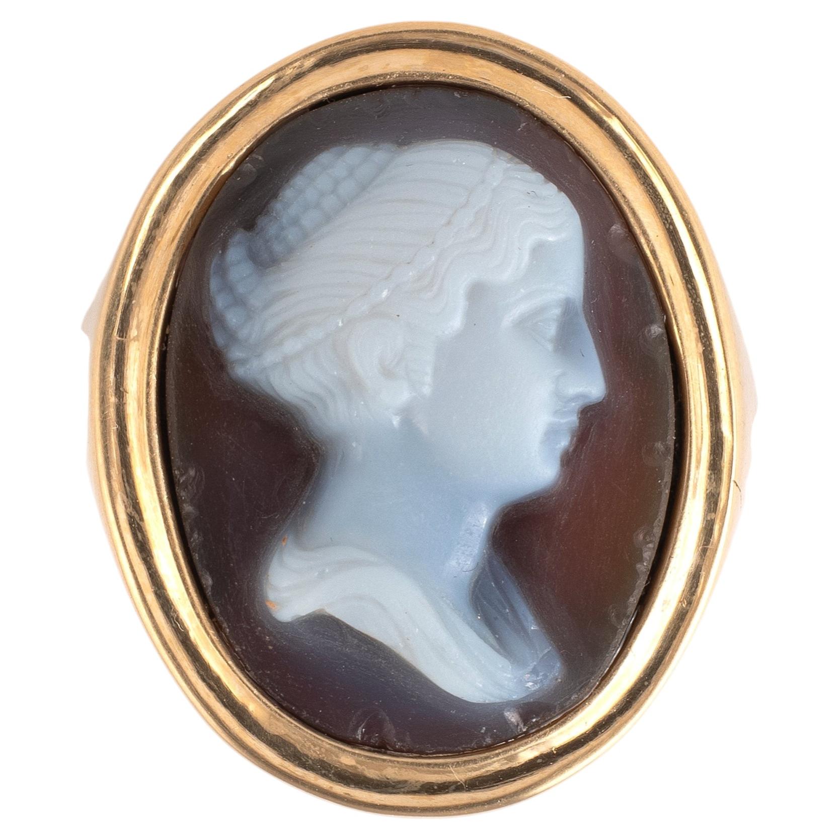 Bague camée en or 18 carats représentant Faustine la Jeune, Italie, 2e siècle