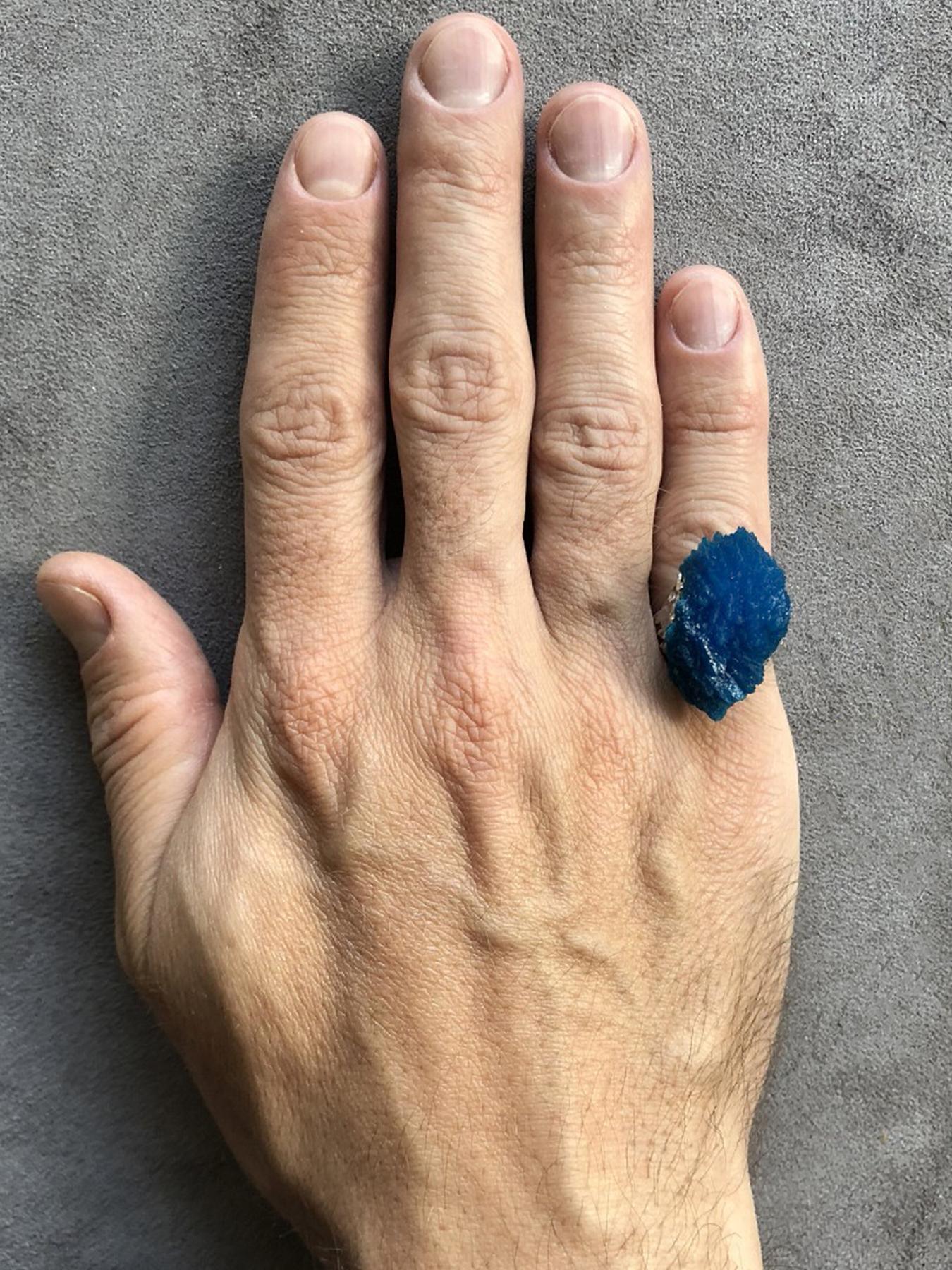 Bague Cavansite Or Blanc Bleu Brut Crystal Rough Stone Neuf - En vente à Berlin, DE