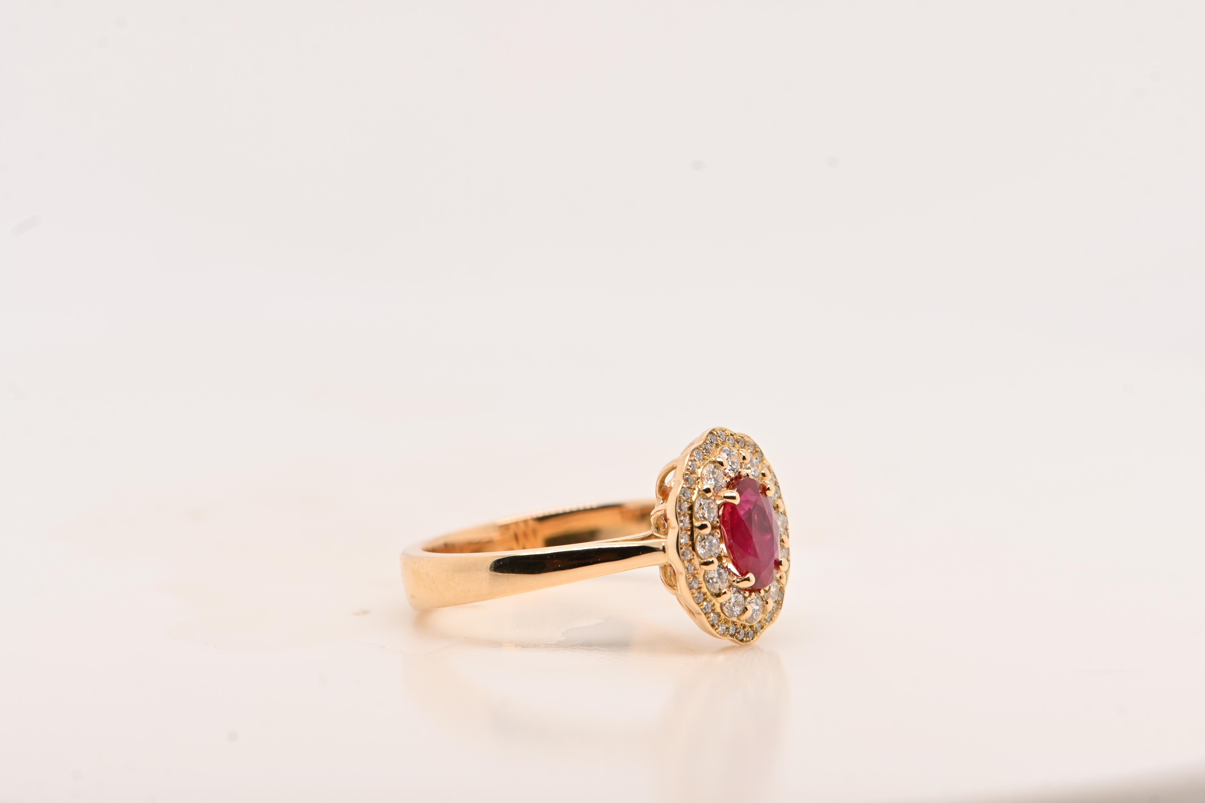 Contemporain Bague en or jaune 18 carats certifiée 0,80 carats de diamants rubis rouge intense en vente