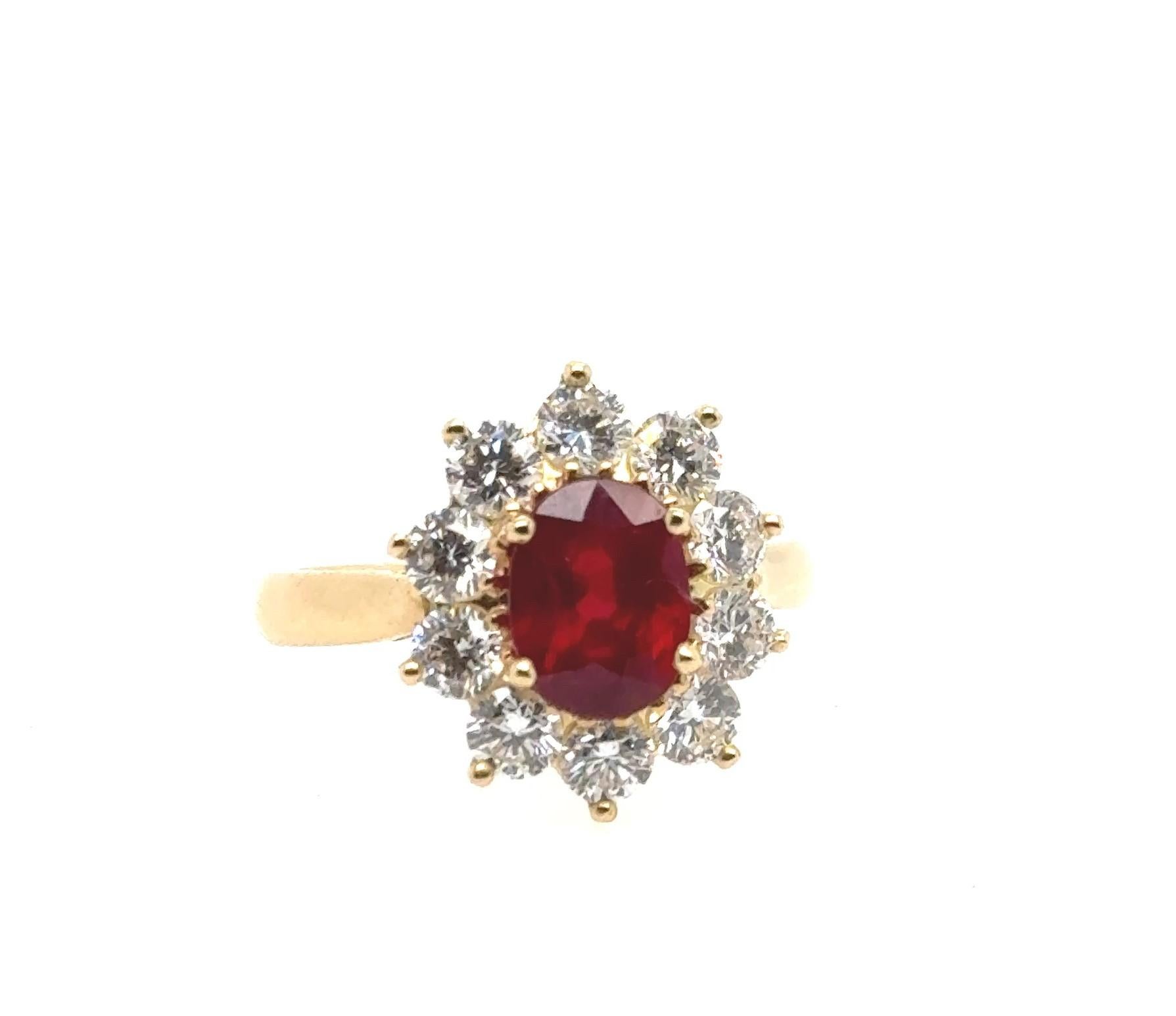 Zertifizierter 1,96 Karat natürlicher Rubin Diamanten Gelbgold 18 Karat Cocktail Ring im Zustand „Neu“ im Angebot in Vannes, FR