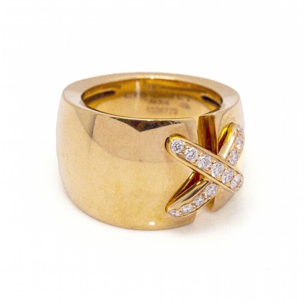 French design ring CHAUMET, collection LIENS CROISE in Rose Gold with Diamonds for woman (with original box and unworn)  15x Diamonds in brilliant cut weighing 0,38ct in quality G/VVs  Size 16  18kt Rose Gold  14,27 grams  Max. width: 1,6cm  Brand