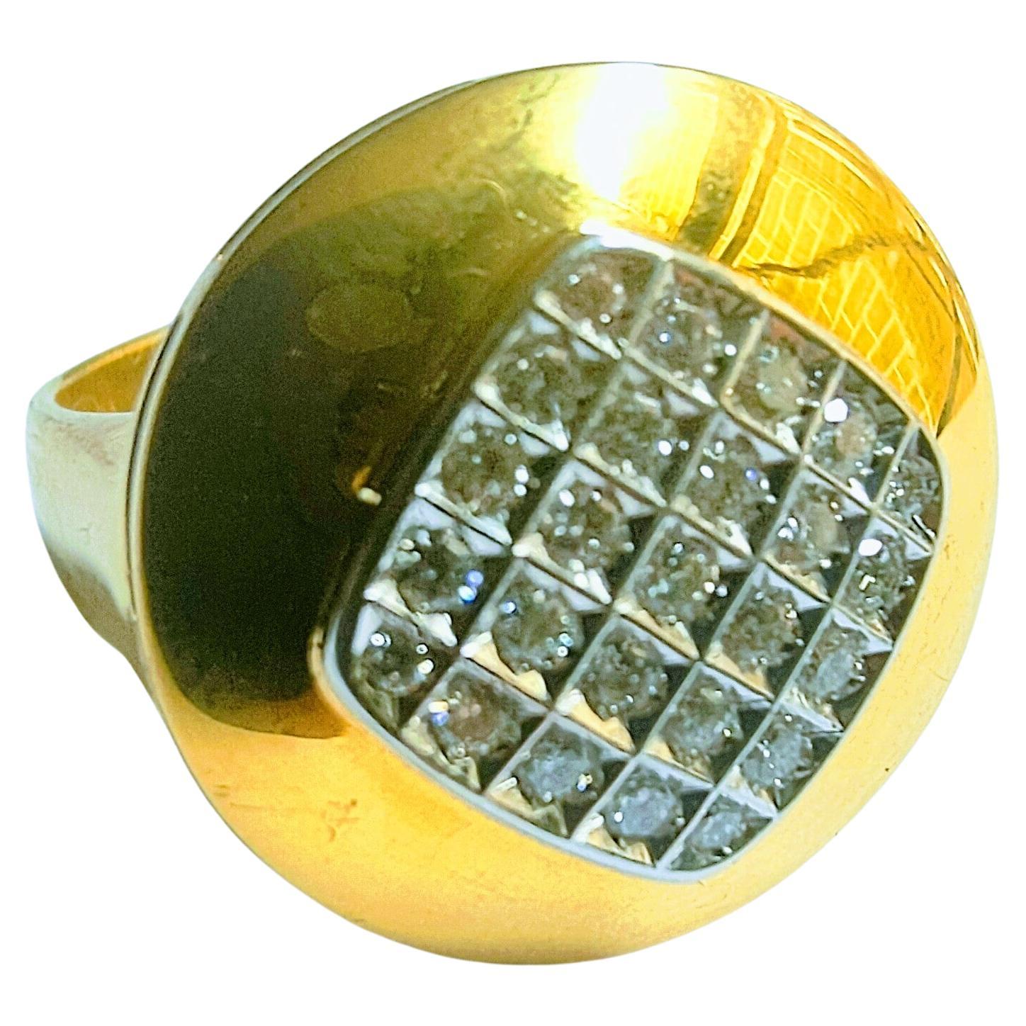 Modern Ring Circle Shape Damero Brilliant Cut Diamond Yellow and White Gold 18 Karat For Sale