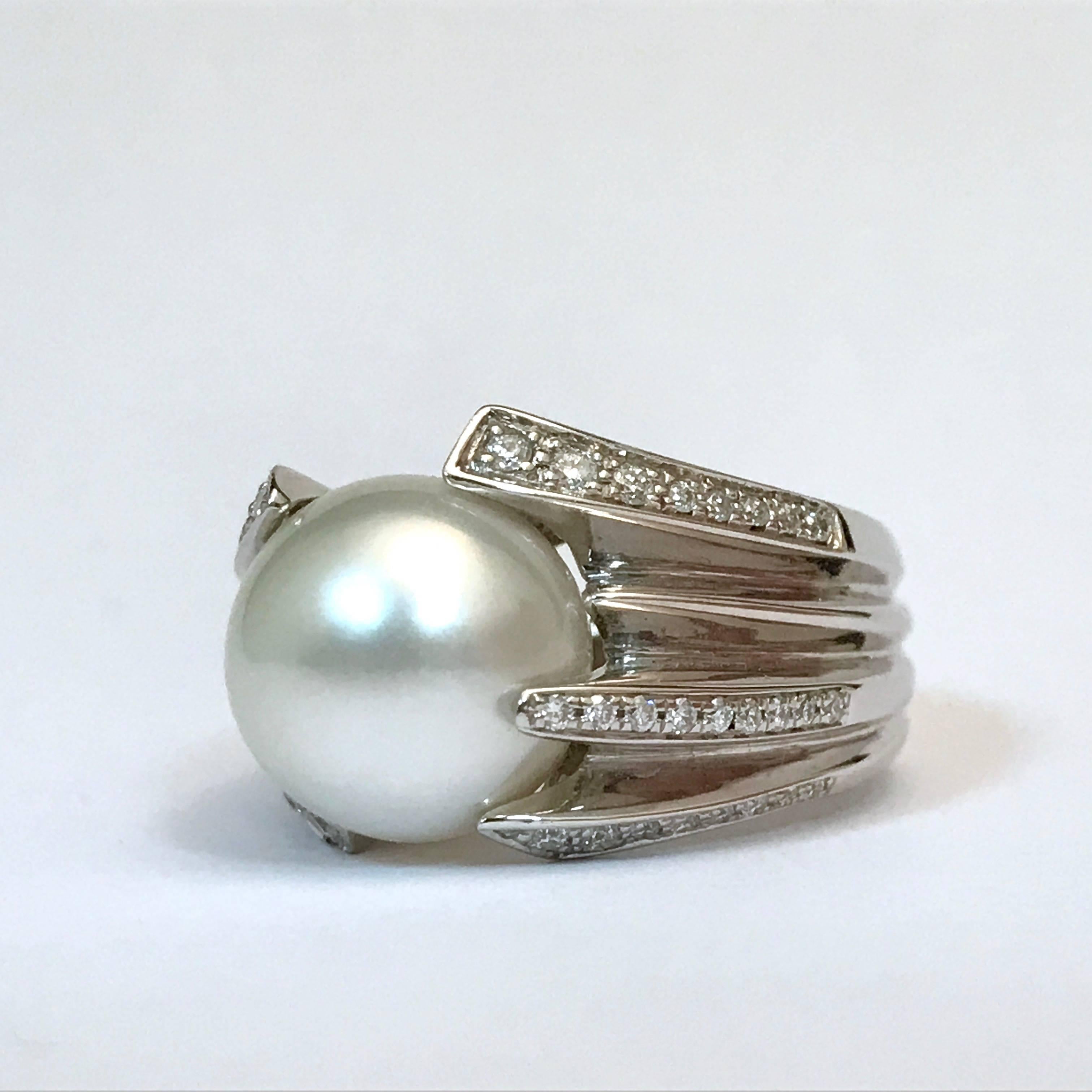 Ball Cut Ring Cultured Pearl White Diamonds White Gold 18 Karat For Sale