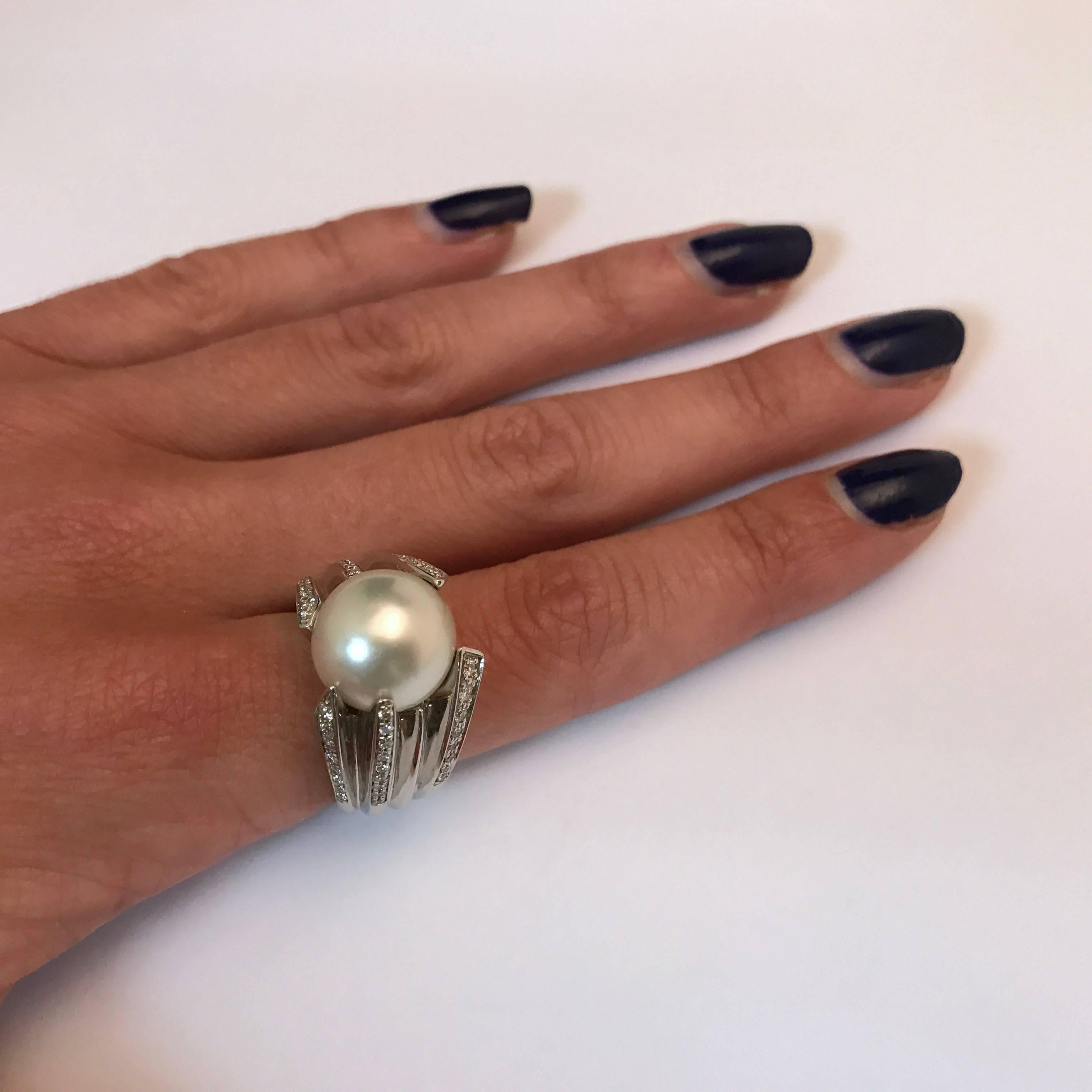 Ring Cultured Pearl White Diamonds White Gold 18 Karat In New Condition For Sale In Vannes, FR