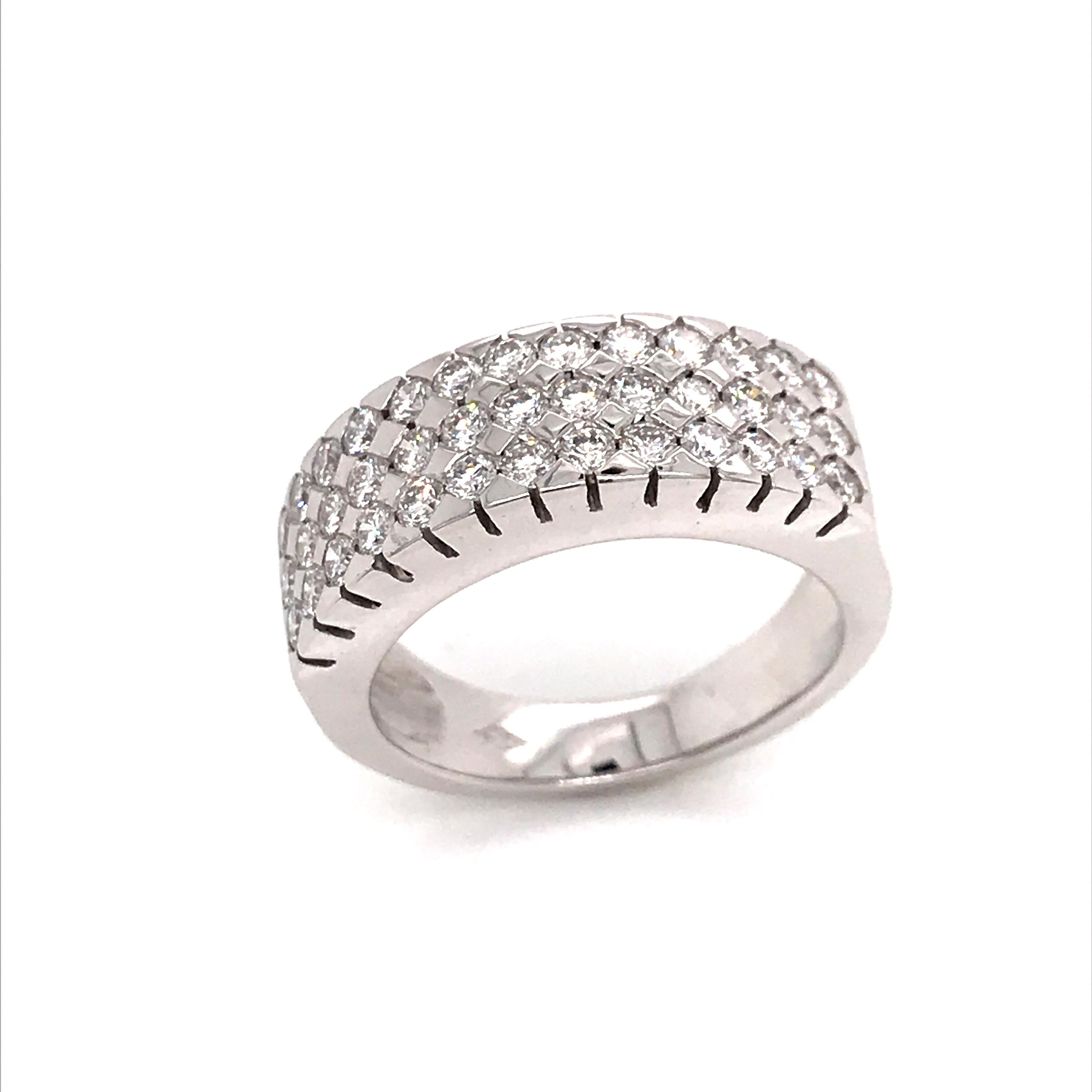 Women's Ring Diamonds Round Cut White Gold 18 Karat For Sale