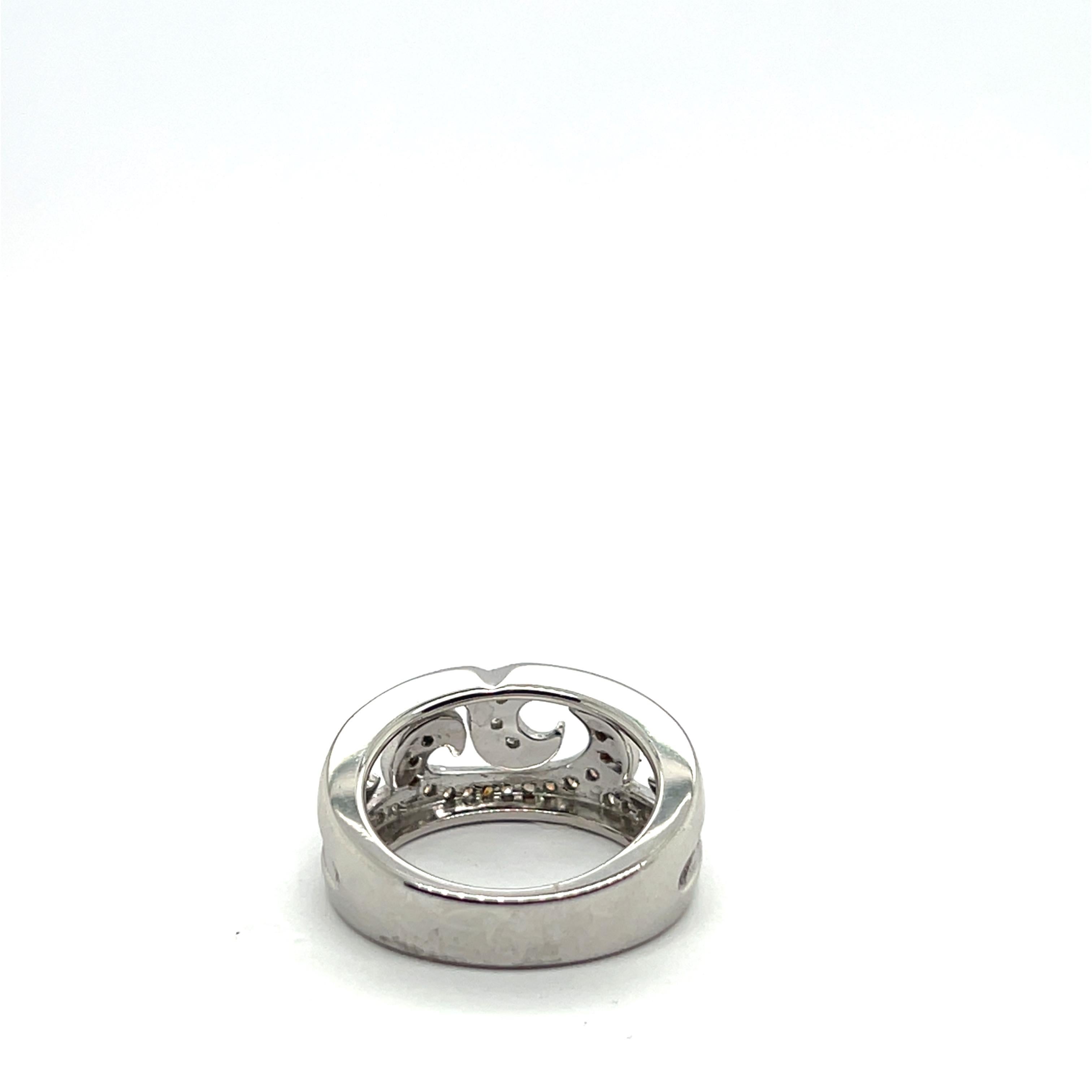 Ring Diamonds White Gold 18 Carats 

Material: 18K white gold
Weight: 9.8 grams
Size: 54 (EU)
Stones: Set brilliant-cut diamonds

This elegant ring is timeless, the setting is all in 18K white gold. This ring is finely crafted and encrusted with