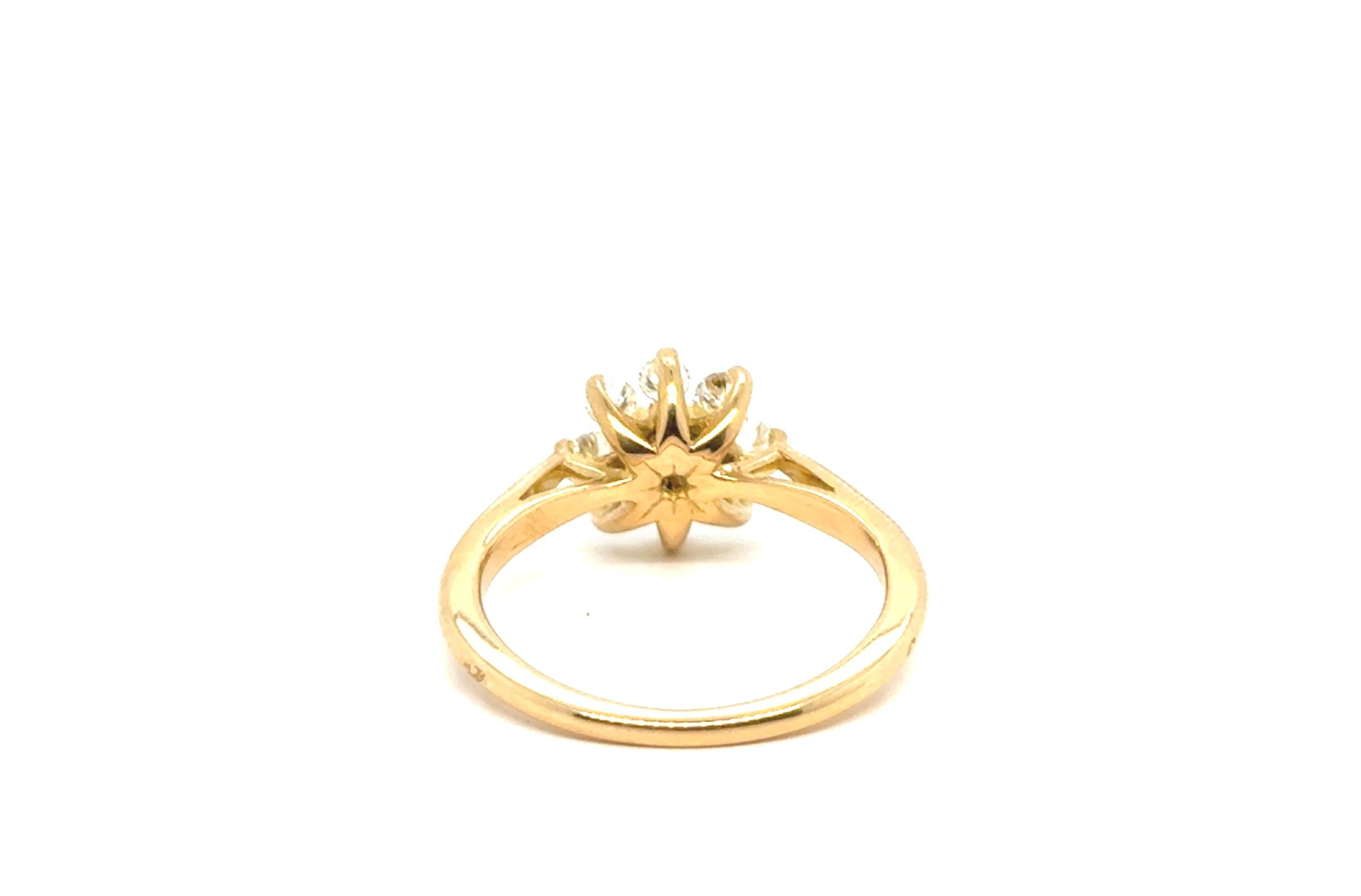 Ring  Diamonds Yellow Gold 18 Carats Flower Shape Or Pompadour Model In New Condition In Vannes, FR