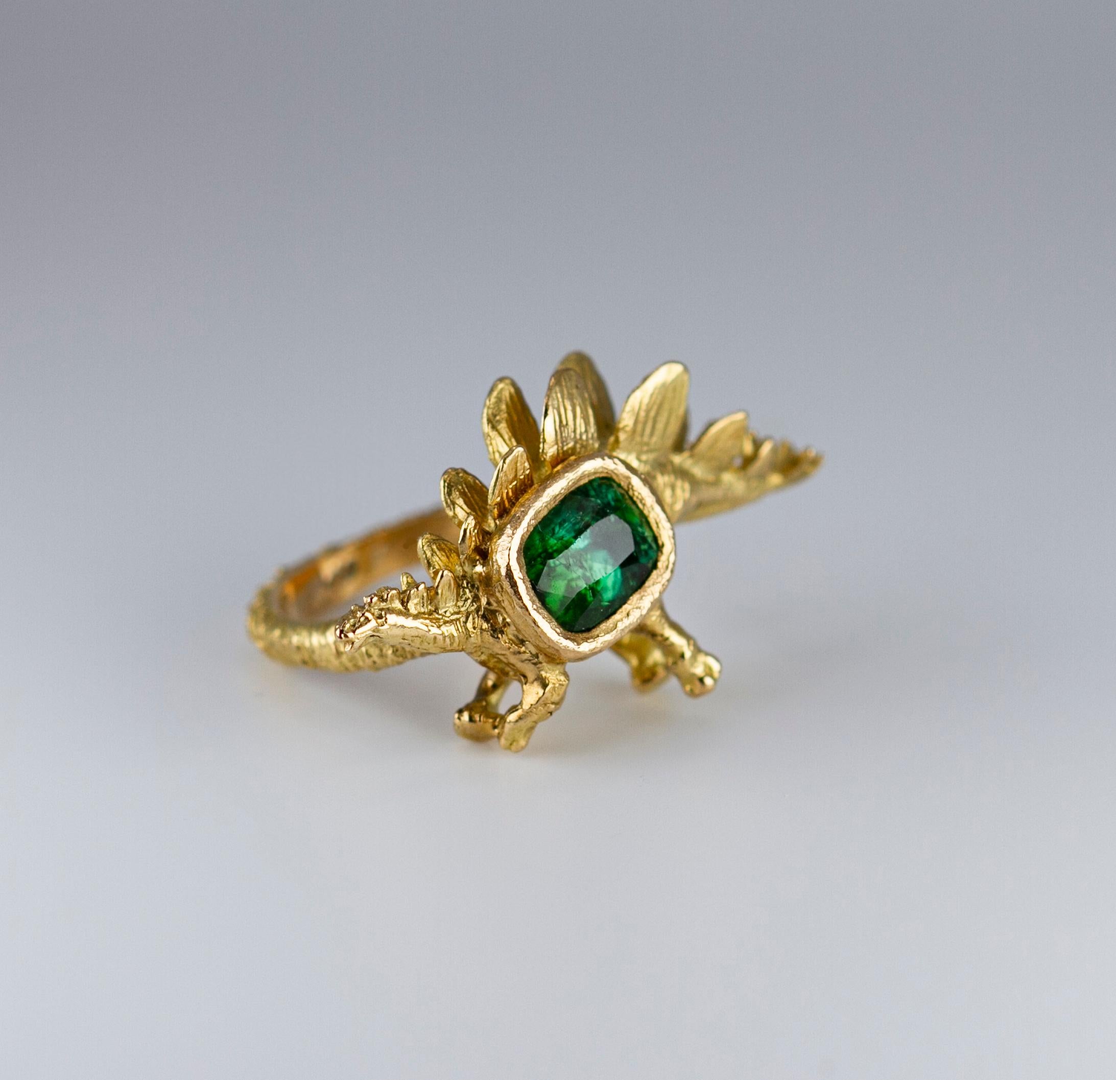 This ring is a one of a kind contemporary jewellery hand sculpted by the French jeweller Binliang Alexander Peng.

The jewellery artist often uses memories of her childhood to create unique pieces.
