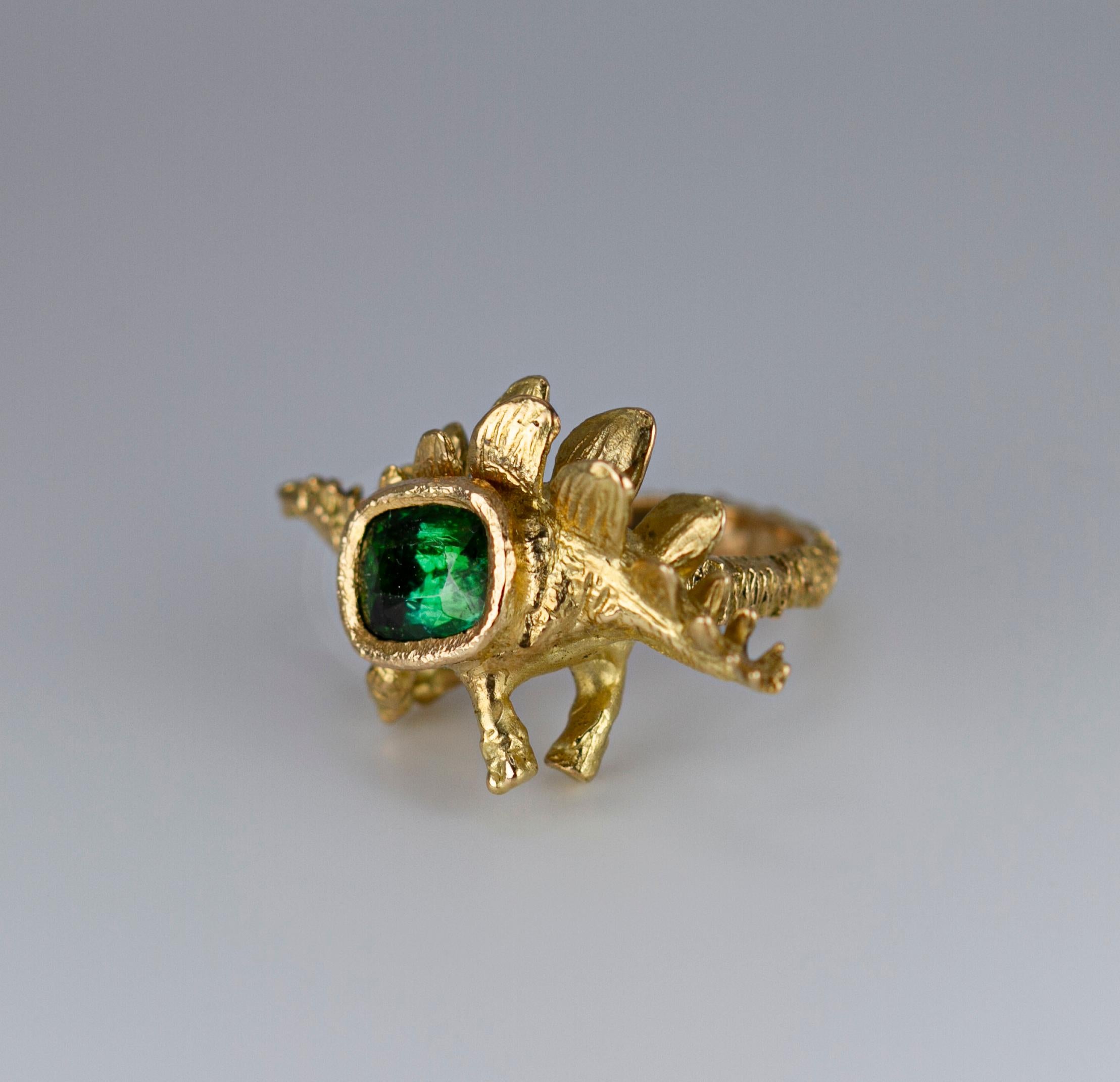 Ring „Didi The Dinosaur“ aus Turmalin und 18 Karat Gold. im Angebot 2