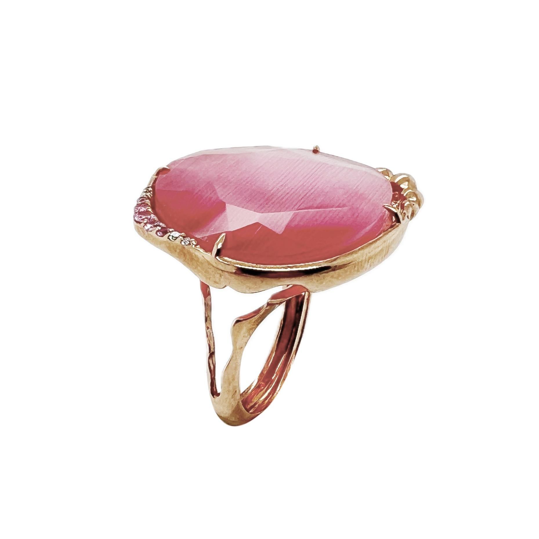 The Optic Chic Collection ring is a unique and contemporary piece crafted with the finest materials. It features an 9K gold body with white natural diamonds , and pink sapphires to add a touch of luxury and sophistication to the Optic Fiber&Rock