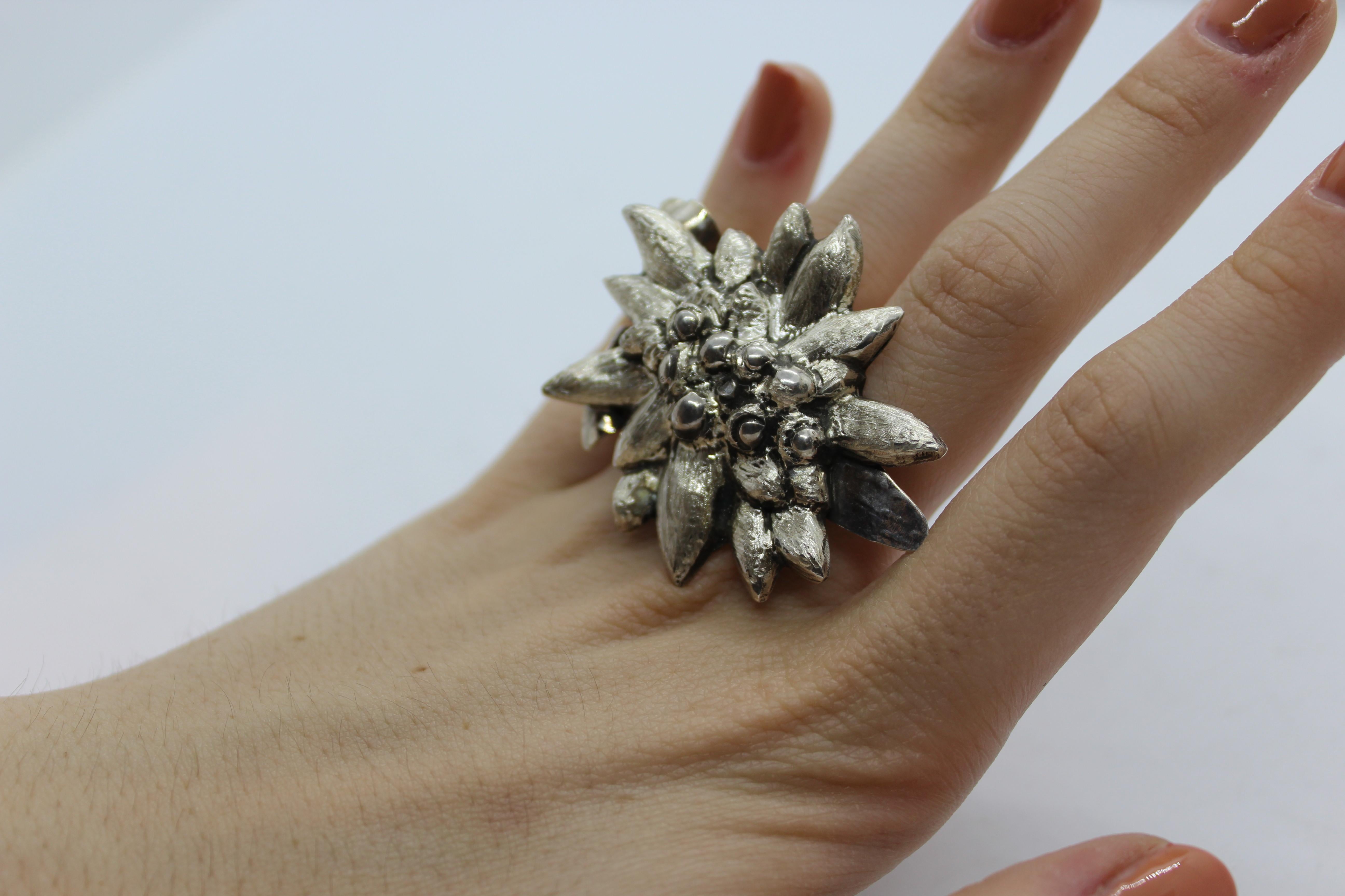 Moderno Anello, Edelweiss,  Argento, Design raro, Regalo di lusso, Fatto a mano, Italia in vendita
